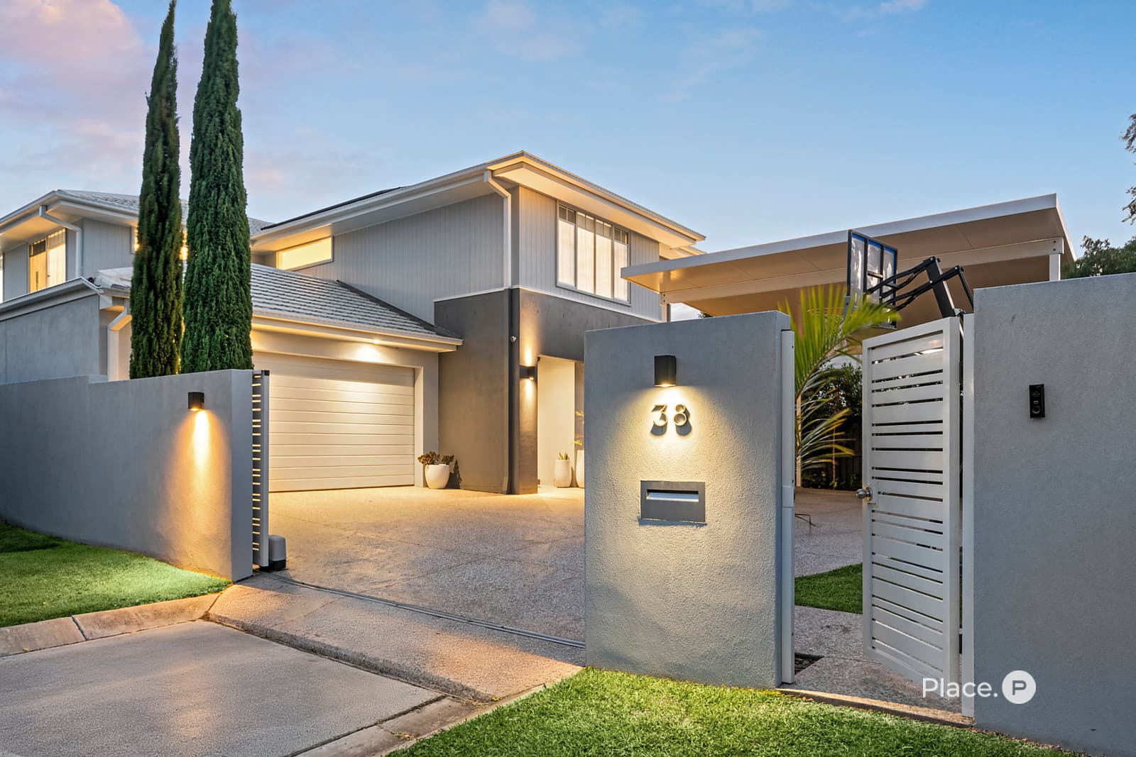 38 Miner Crescent, Pallara — photo 1 of 5