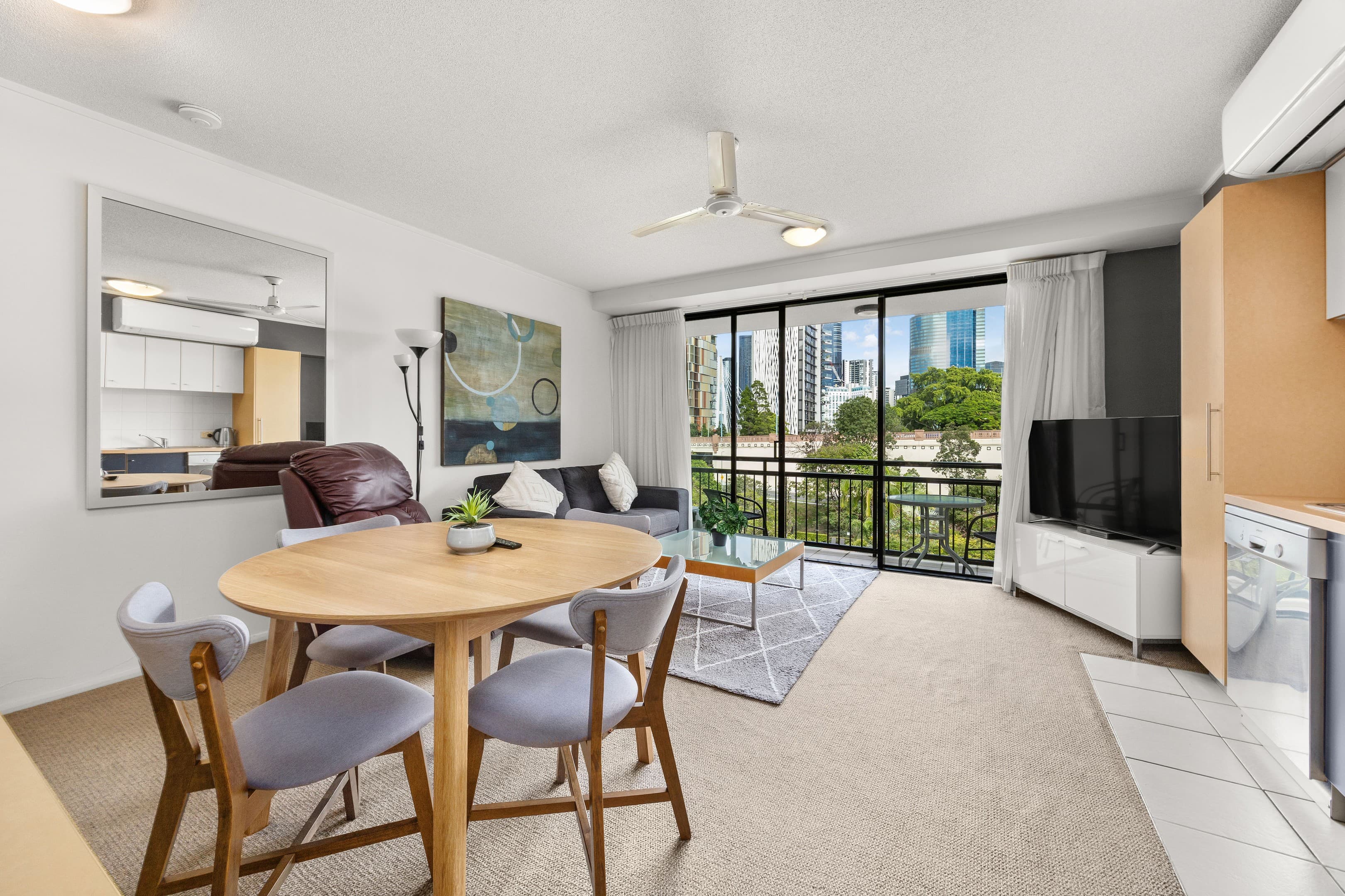 ID:21172912/15 Goodwin Street, Kangaroo Point — photo 1 of 5