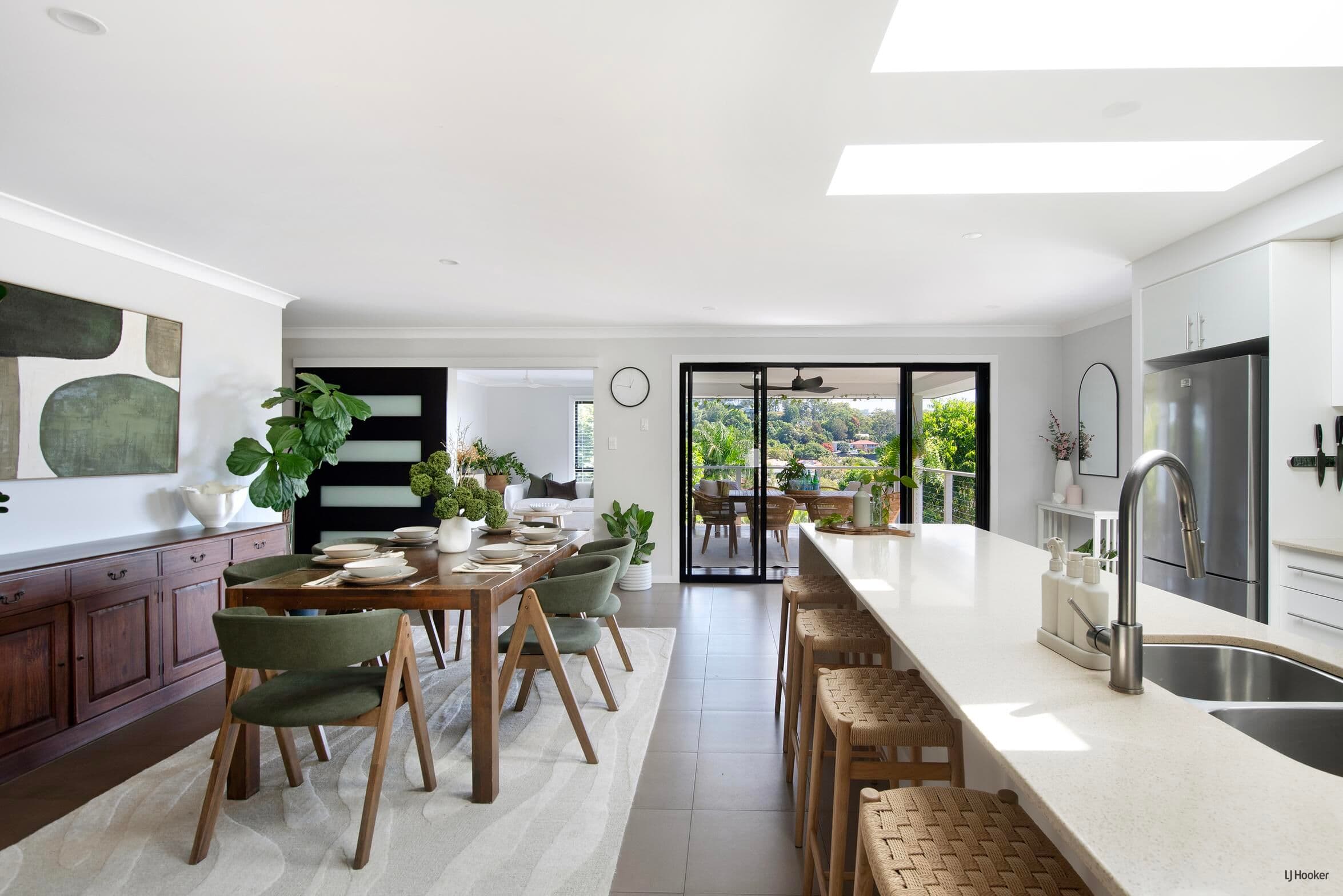 36 Sawtell Drive, Currumbin Waters — photo 1 of 5