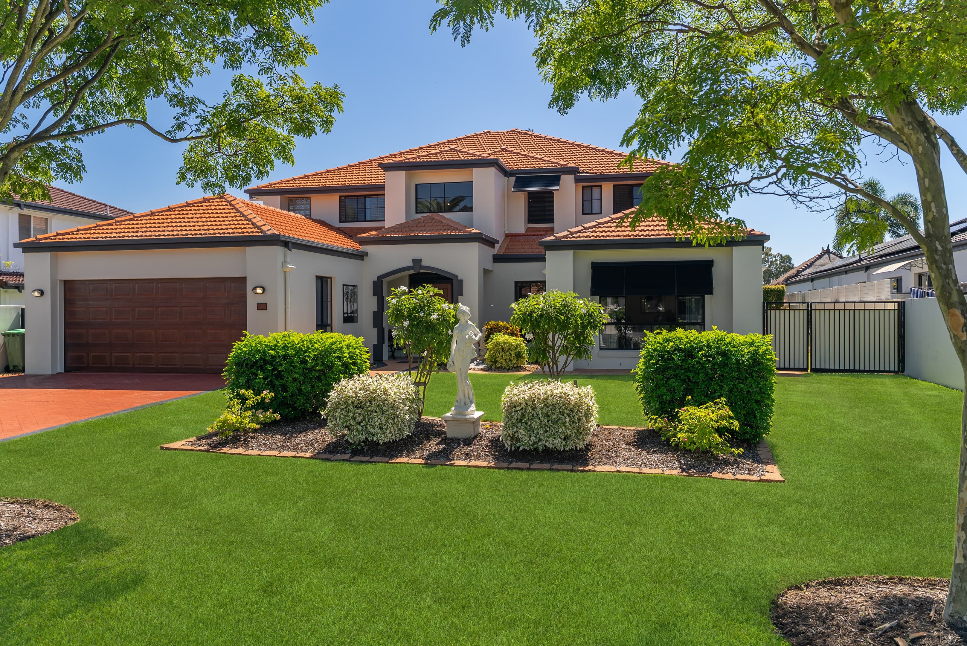 19 Parkwater Point, Helensvale - Image 1