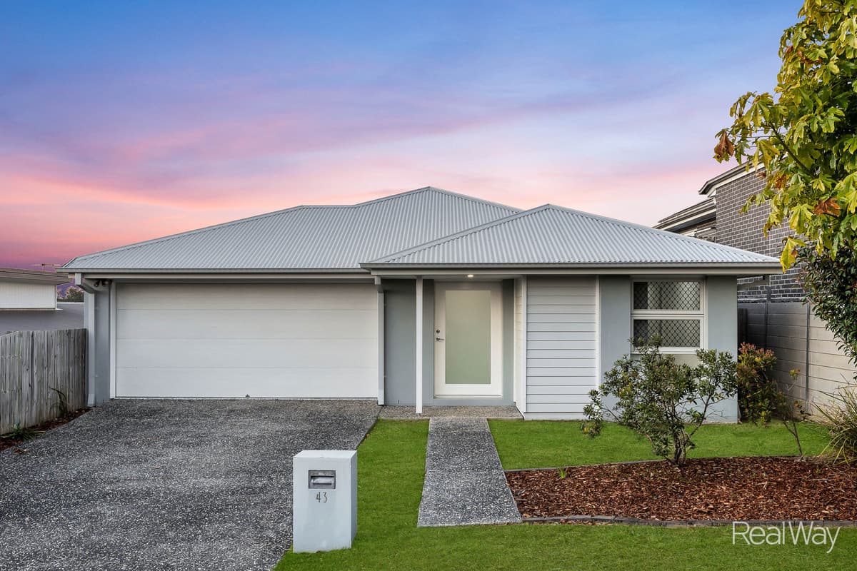 43 Midnight Crescent, Spring Mountain - Image 1