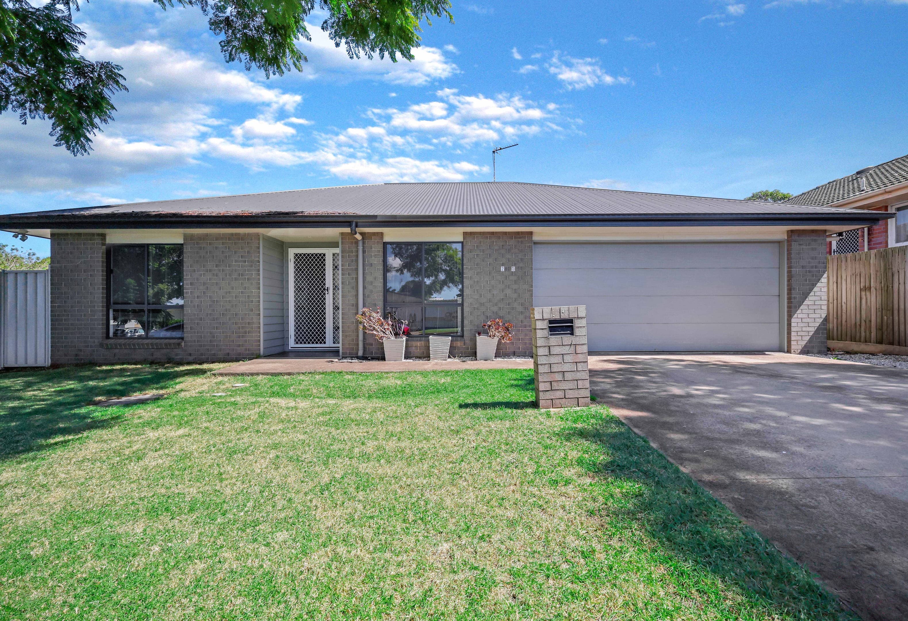 Stand-Alone 2/10 Friend Street, Harristown, Harristown sold property photo