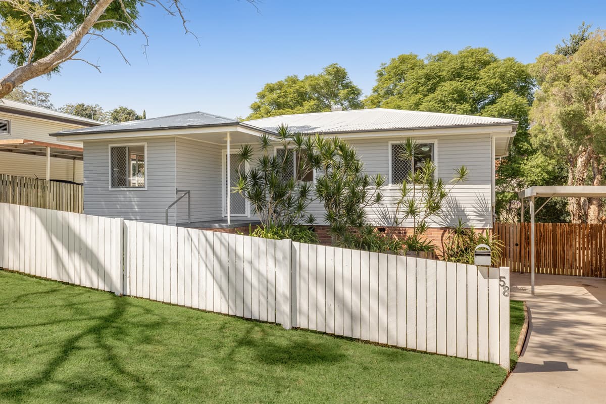 58 Rifle Range Road, Mount Lofty - Image 1