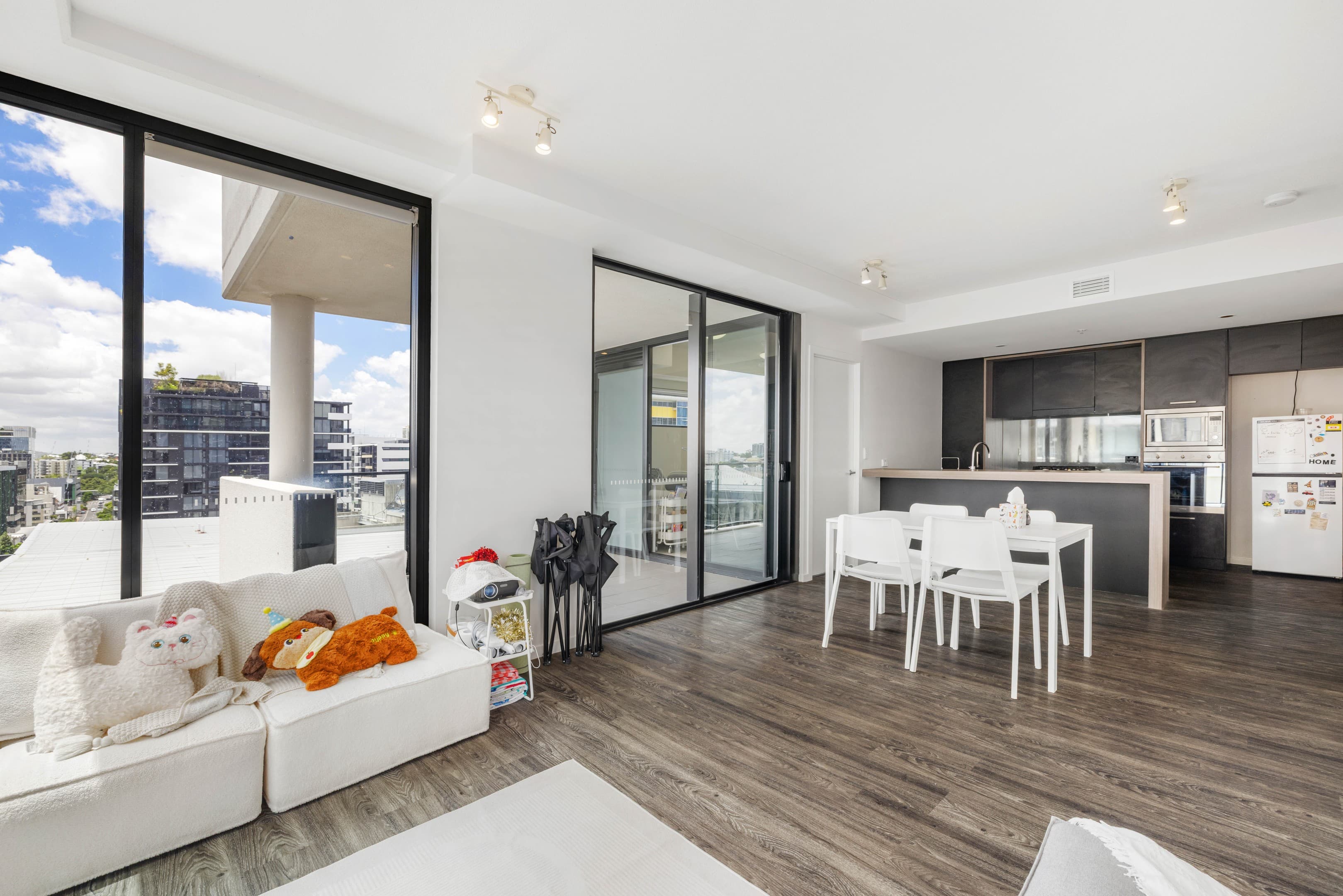 1008/27 Cordelia Street, South Brisbane - Image 1
