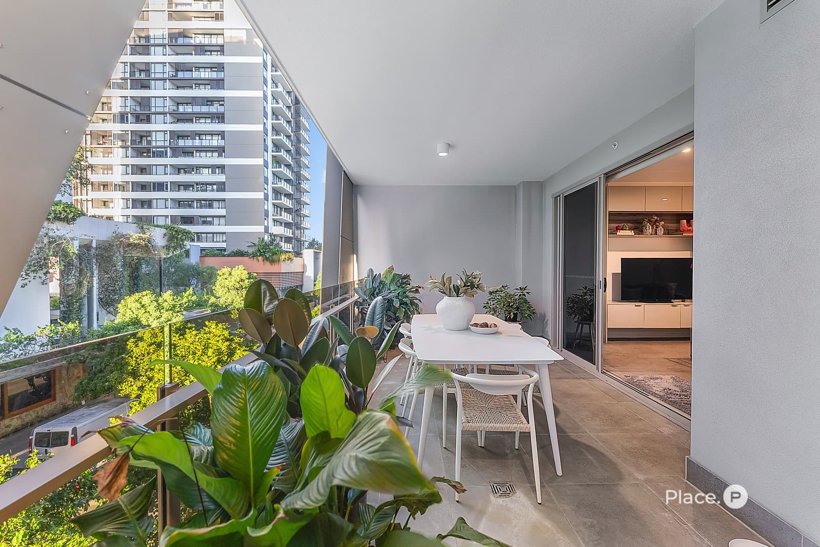 1101/17 Longland Street, Newstead — photo 1 of 5