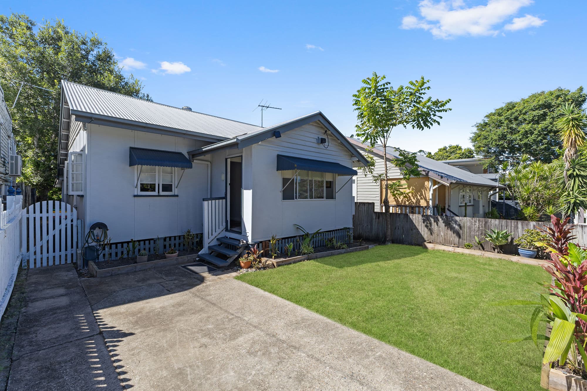 20 Donald Street, Woody Point — photo 1 of 5