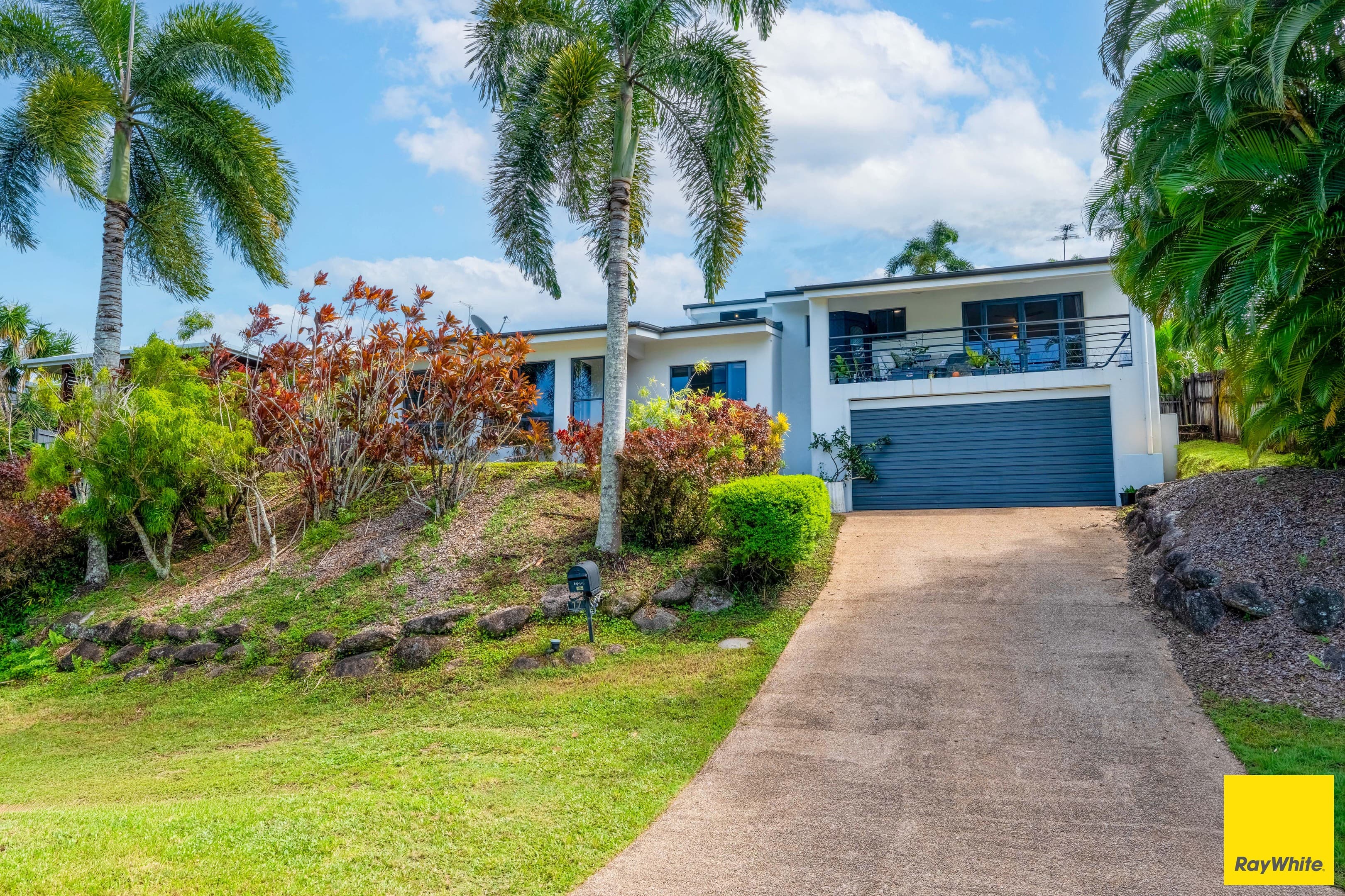 17 Barossa Close, Brinsmead — photo 1 of 5