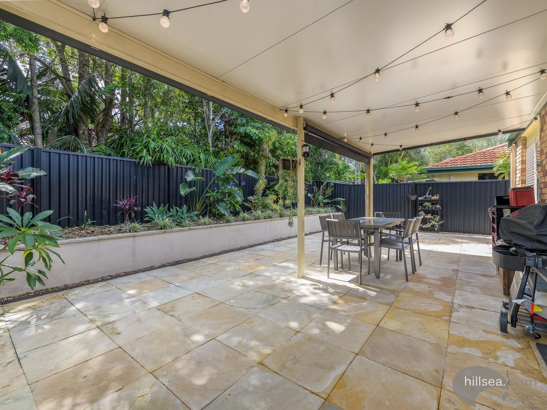 15 Cutter Court, Helensvale — photo 1 of 5