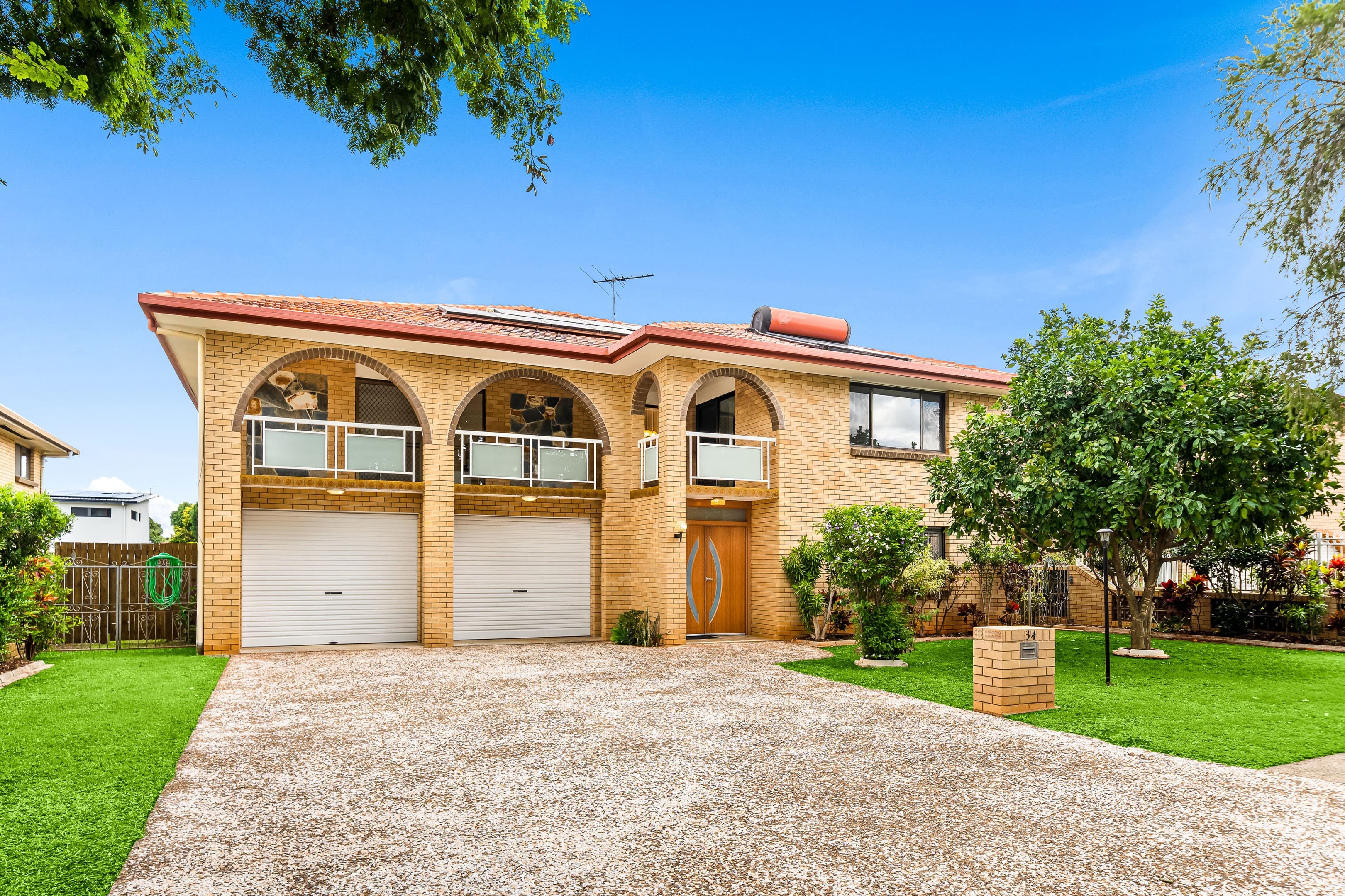 34 Carnaby Street, Macgregor - Image 1