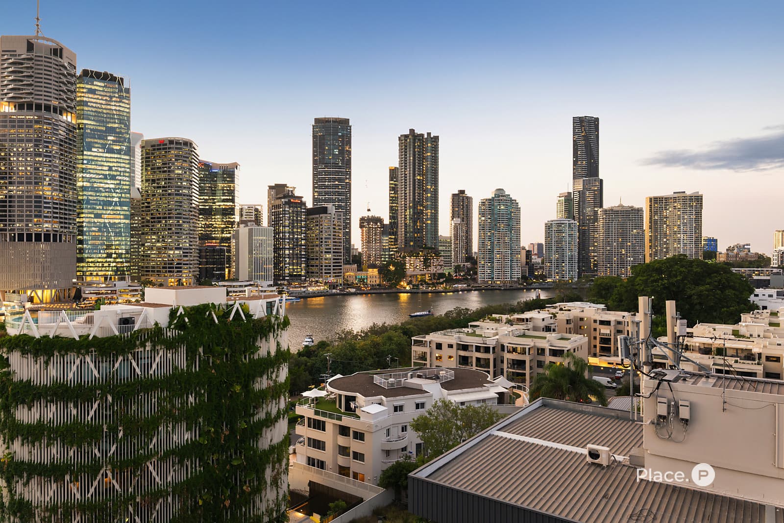 25/245 Main Street, Kangaroo Point - Image 1