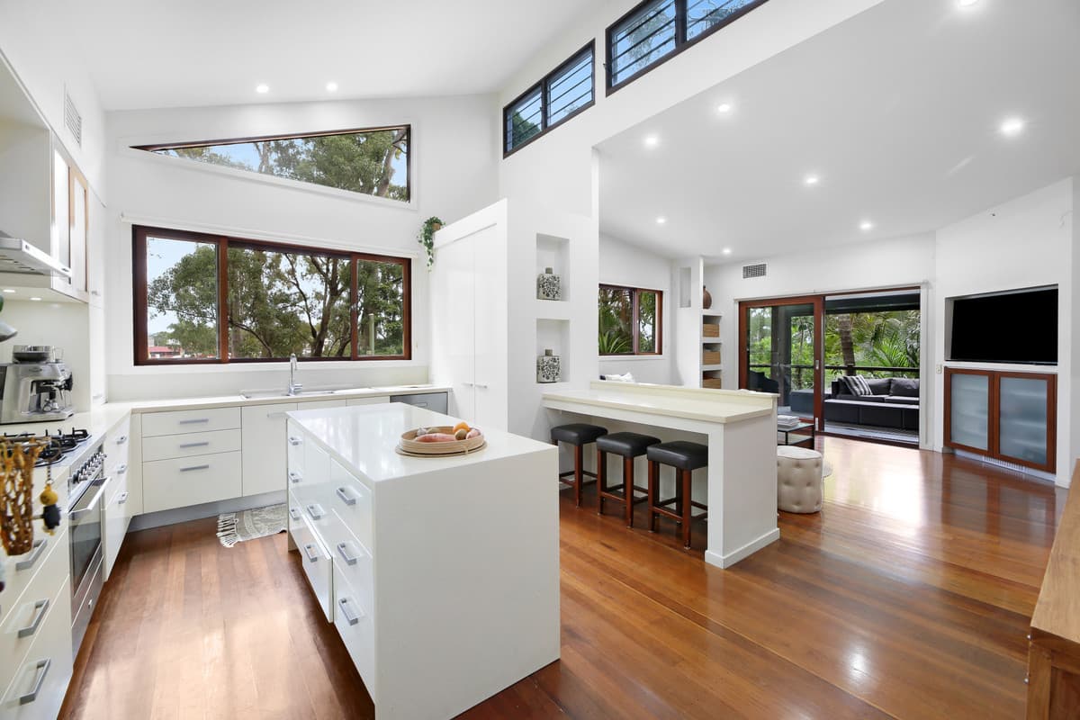 186 West Burleigh Road, Burleigh Heads — photo 1 of 5