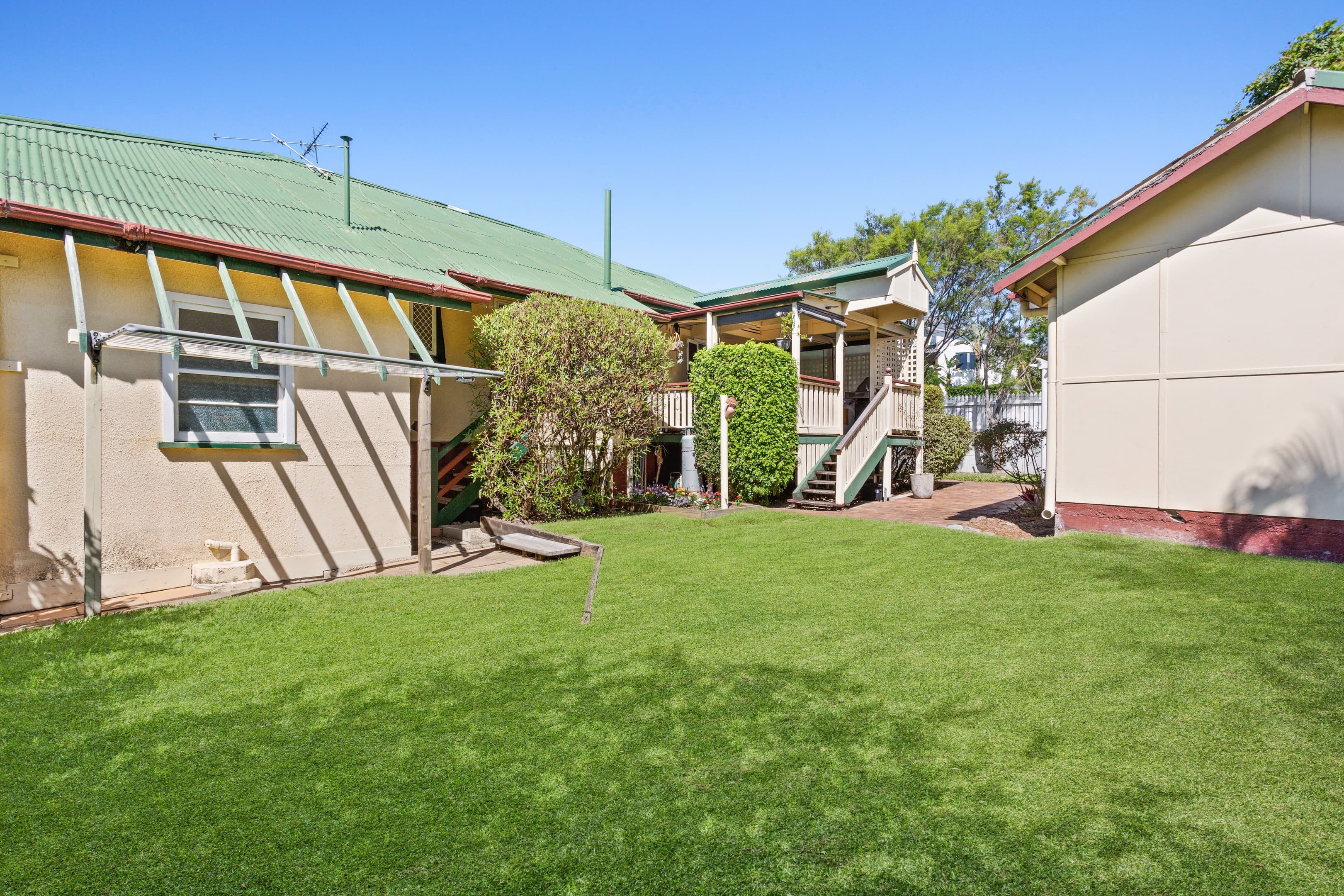 44 Brooke Avenue, Southport — photo 1 of 5