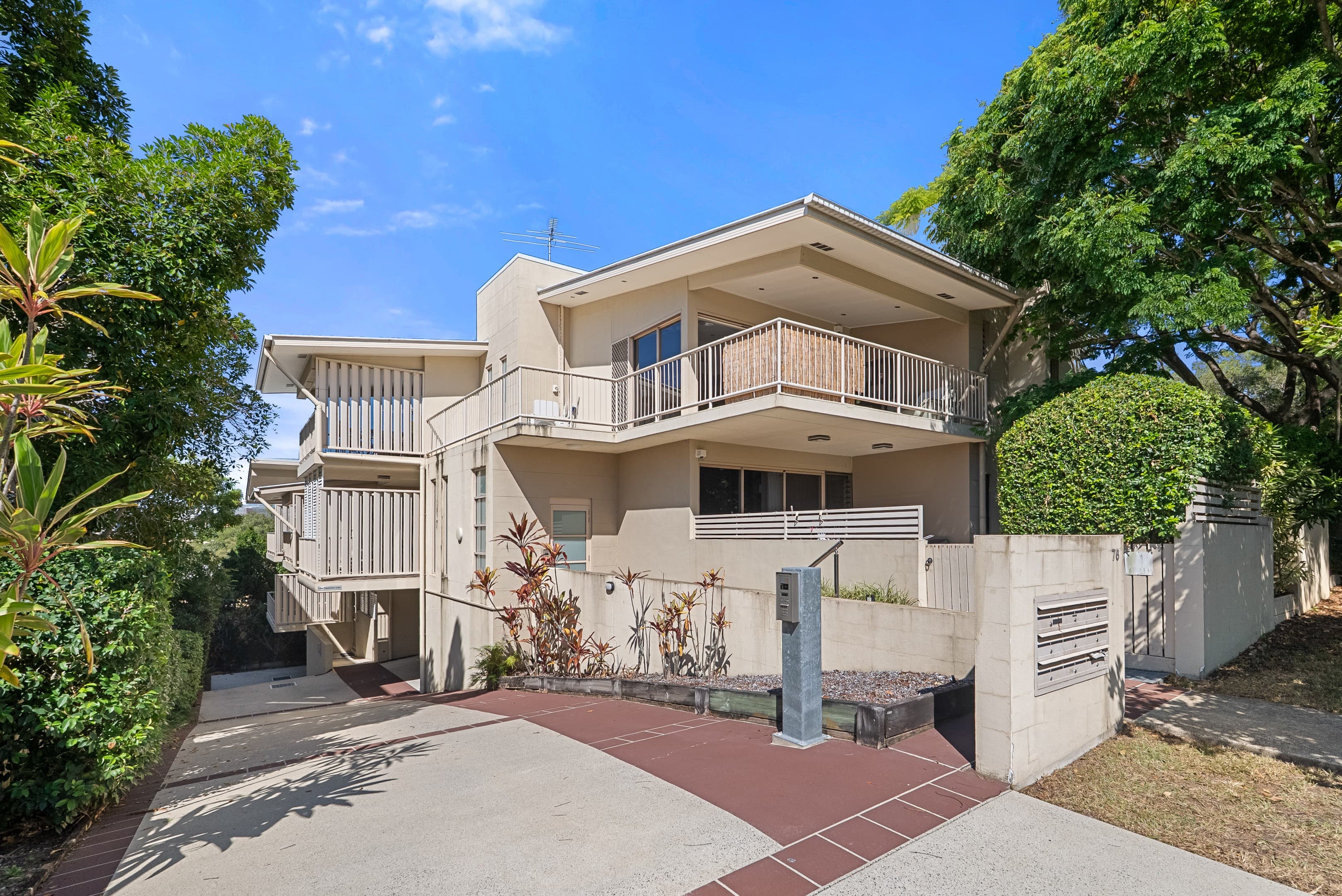 5/76 Durham Street, St Lucia - Image 1