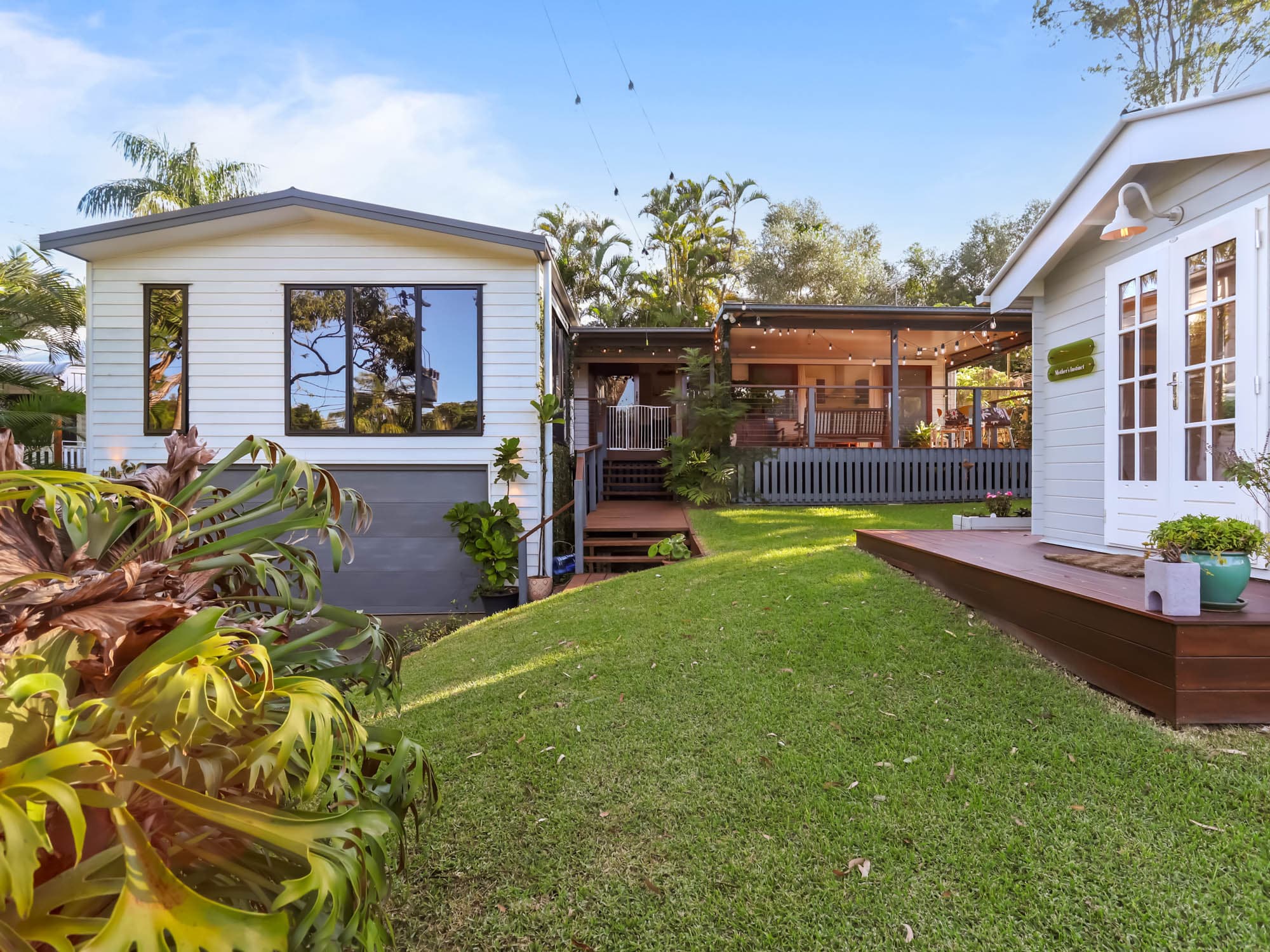 6 Babirra Street, Hope Island - Image 1