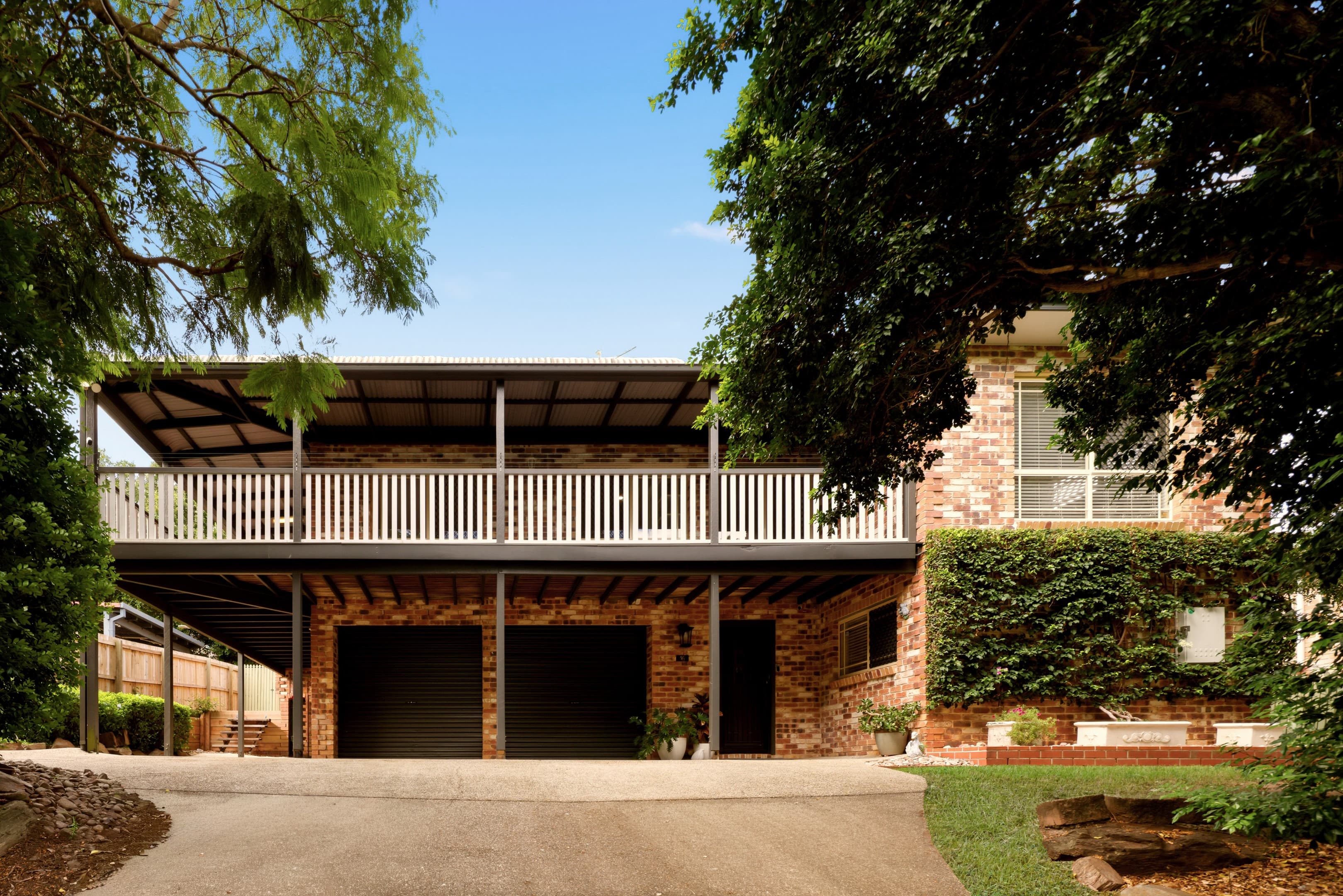 16 Granada Drive, Eatons Hill - Image 1