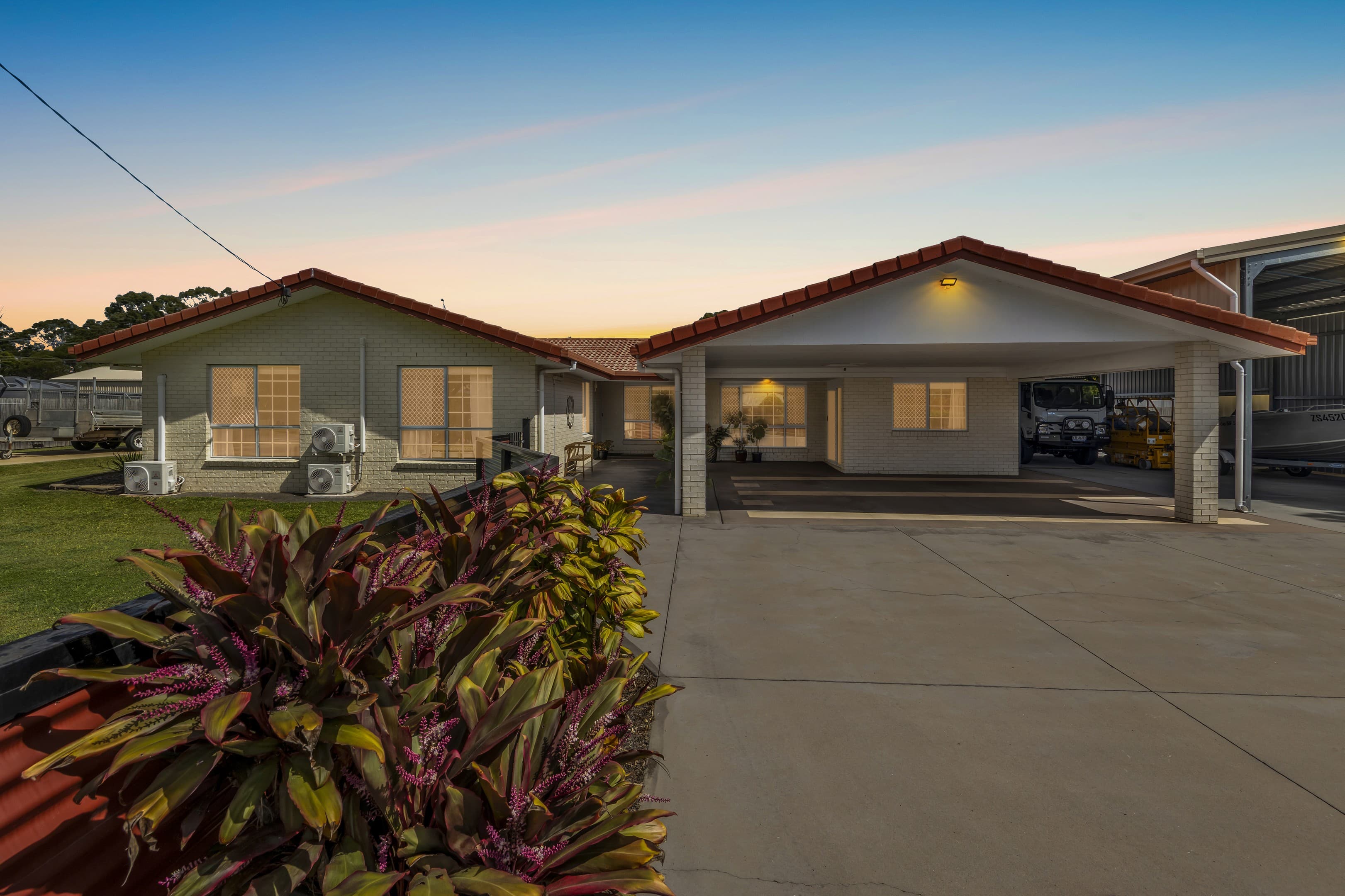 4 Squire Street, Kawungan — photo 1 of 5
