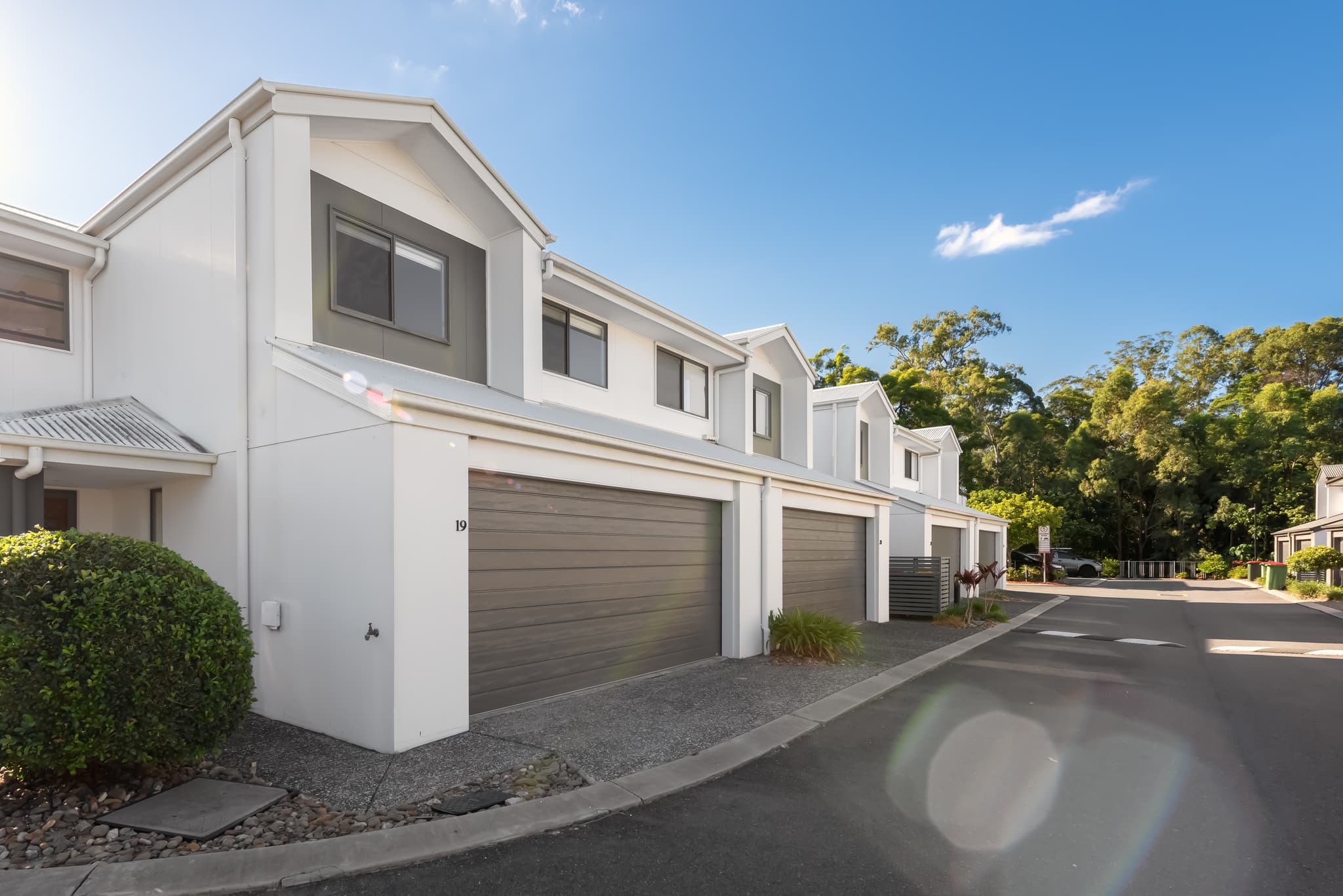 19/2 Pandanus Place, Upper Coomera — photo 1 of 5