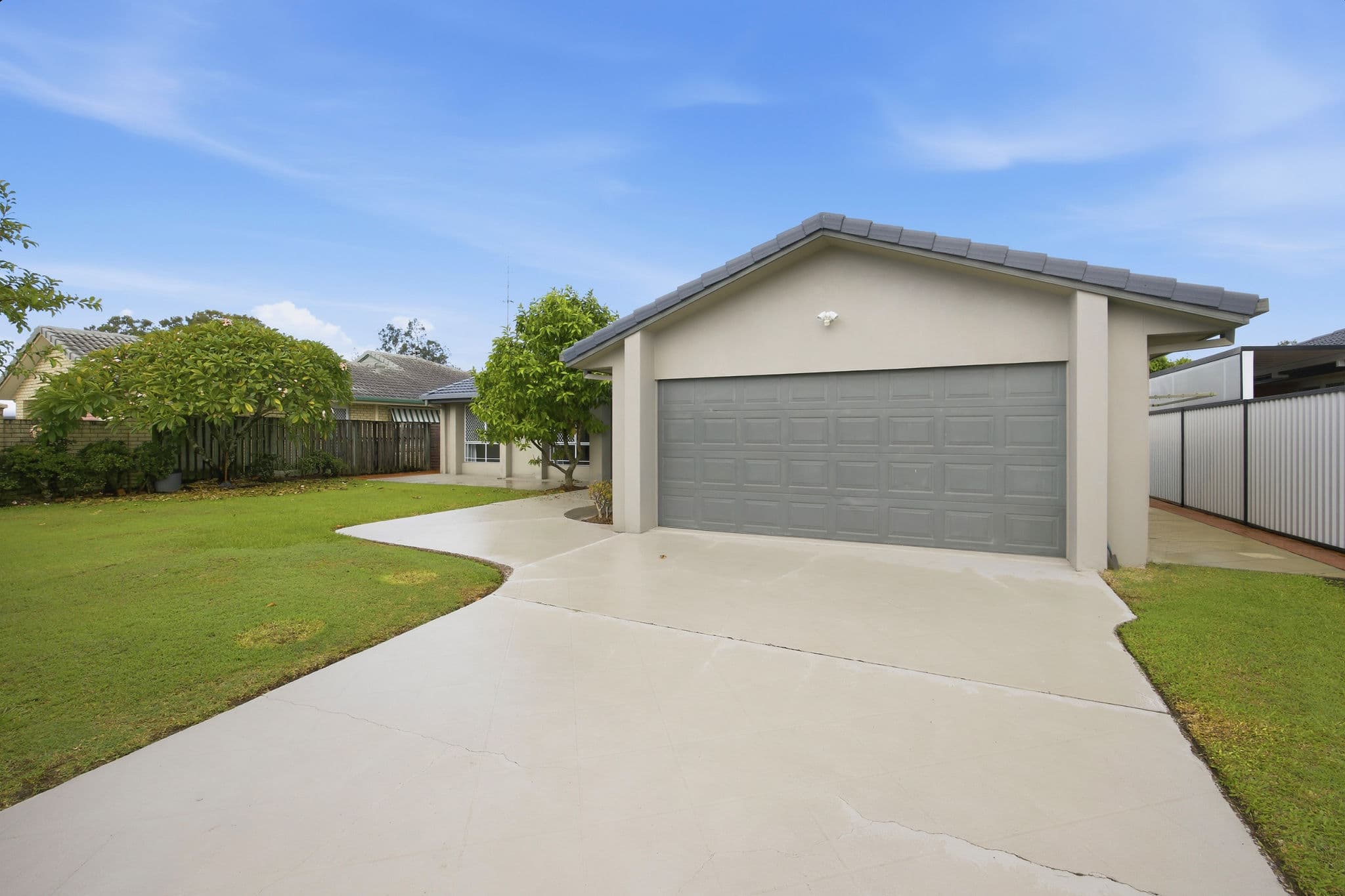 39 Port Jackson Boulevard, Clear Island Waters — photo 1 of 5