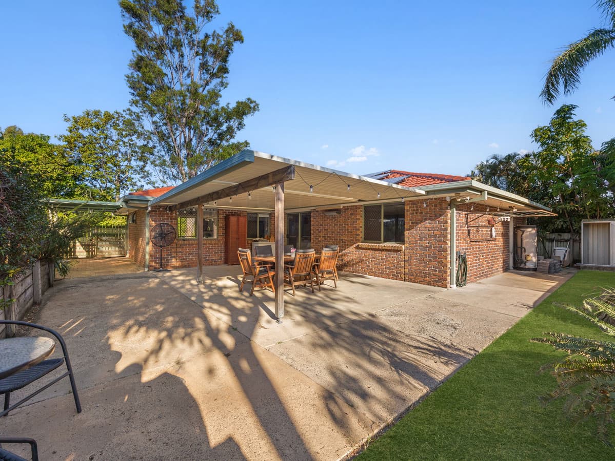 8 McDougall Close, Silkstone