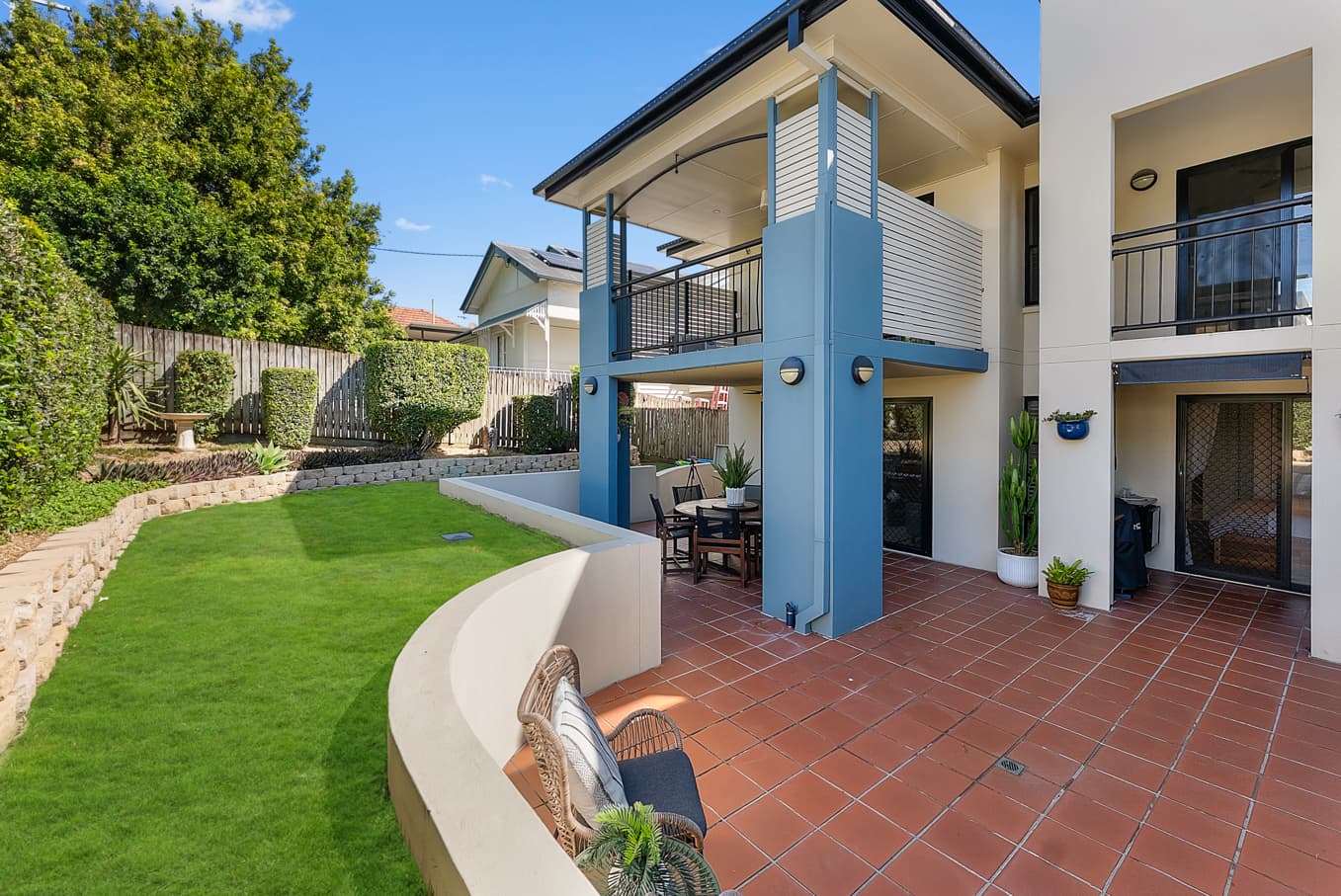 4/4 Lisson Grove, Clayfield - Image 1