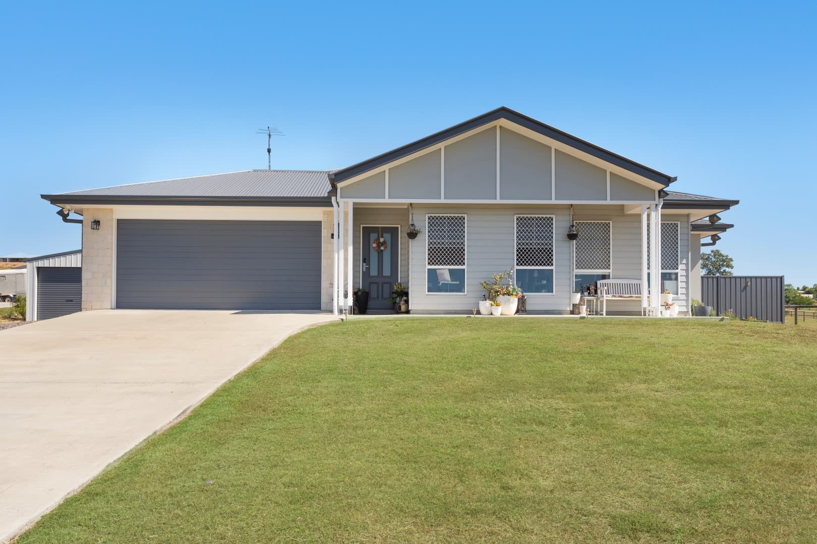 8 Ridgevale Drive, Regency Downs - Image 1