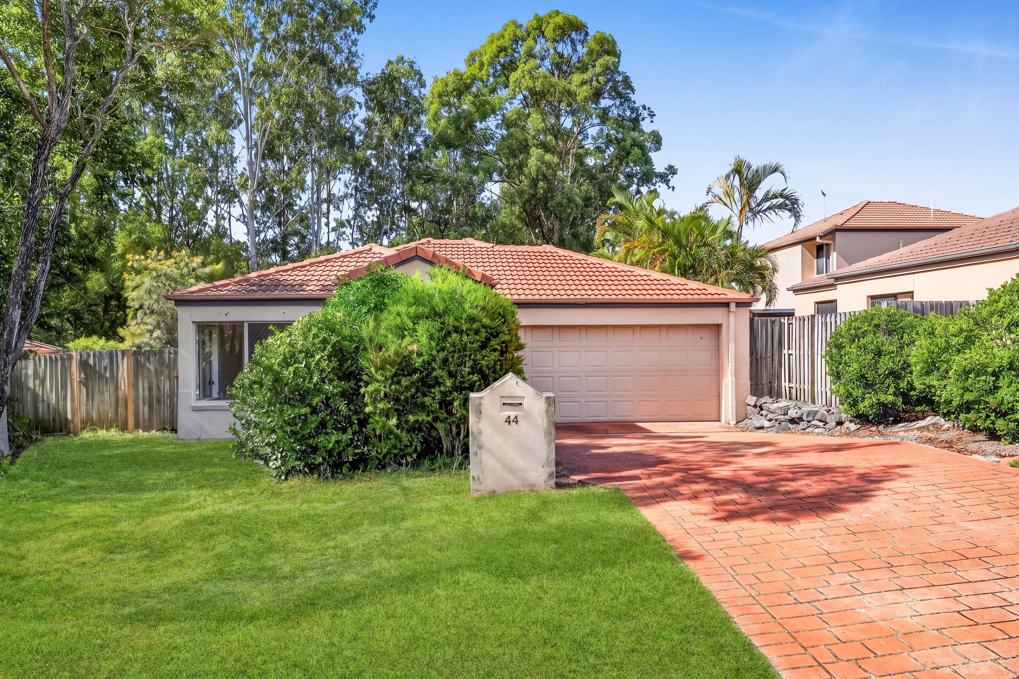 44 Homebush Crescent, Sinnamon Park - Image 1