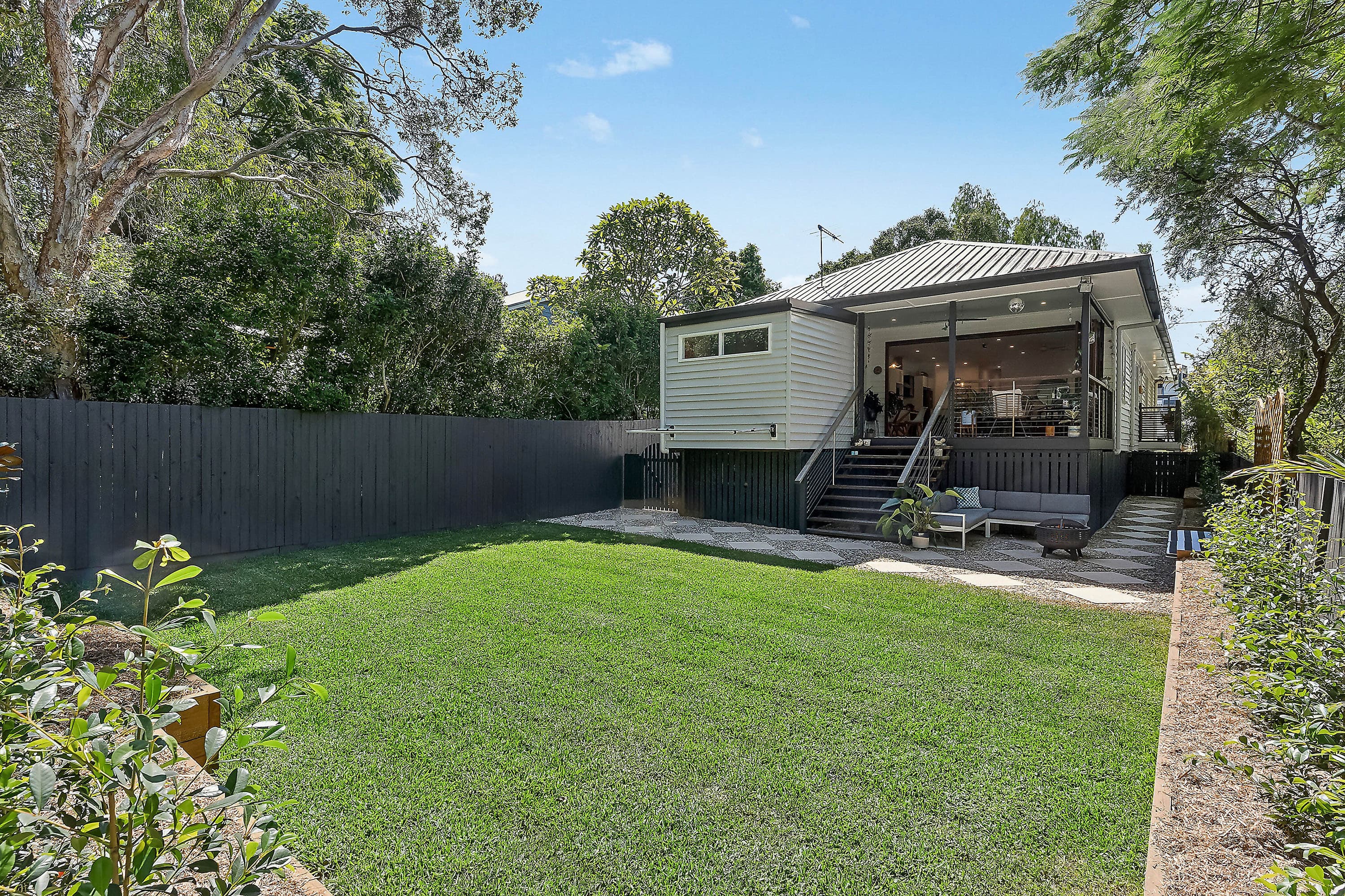 97 Plumer Street, Sherwood, Sherwood — photo 1 of 5