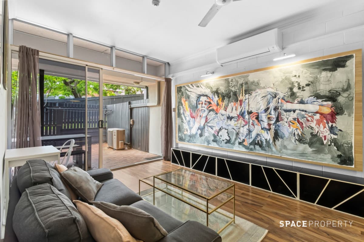 2/67 St Pauls Tce, Spring Hill