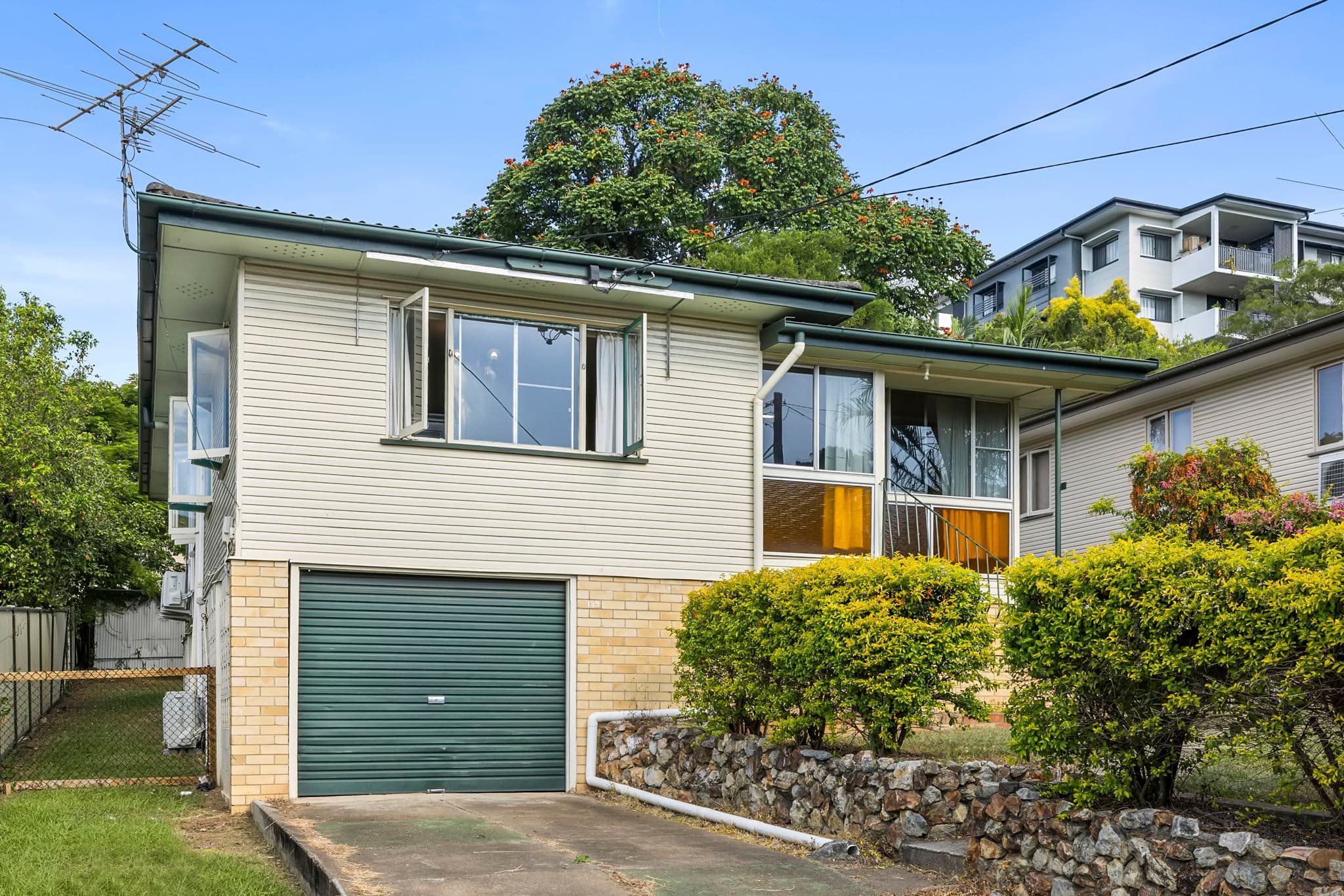 139 Mt Gravatt Capalaba Road, Upper Mount Gravatt — photo 1 of 5