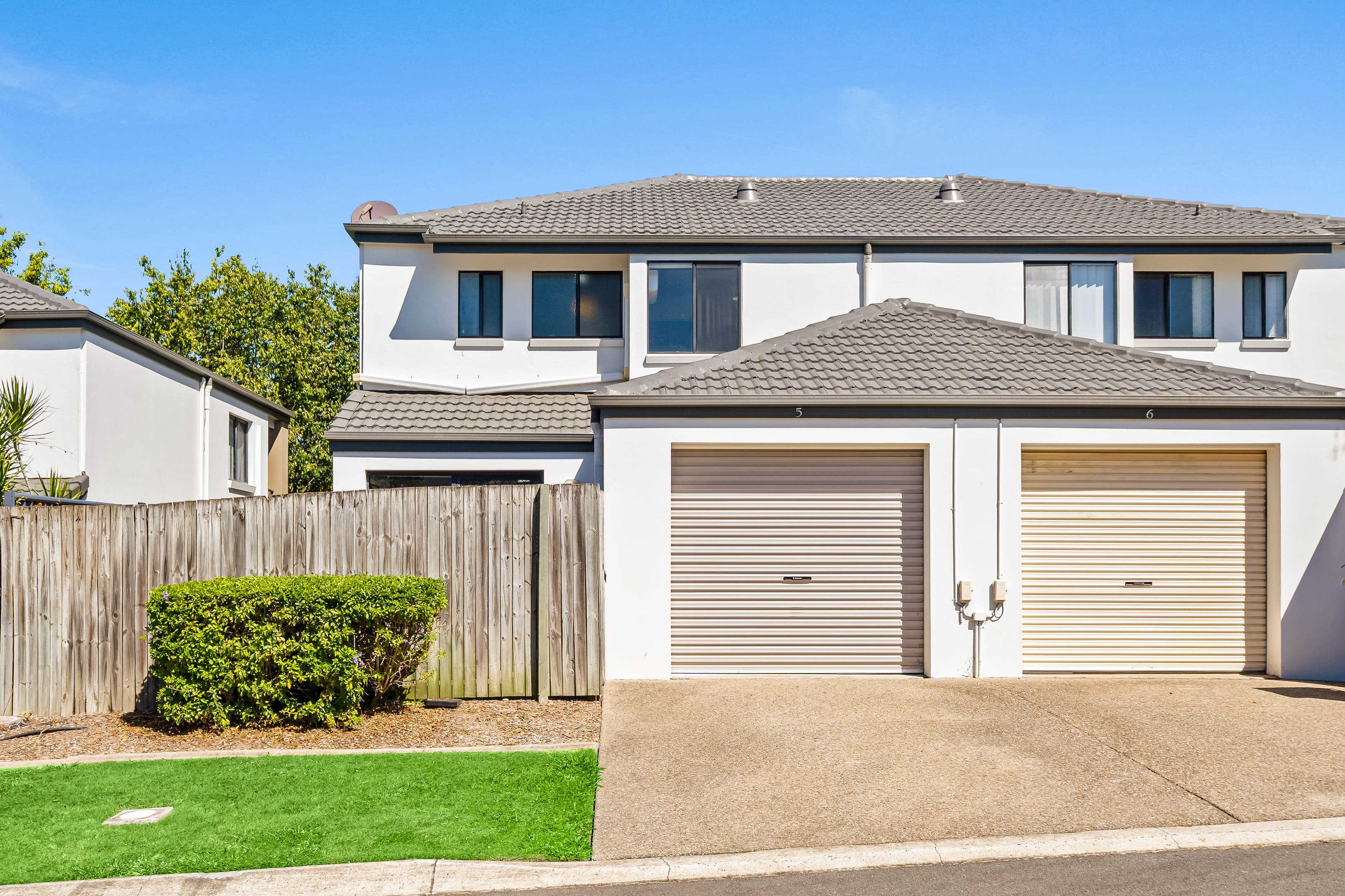 5/16 Violet Close, Eight Mile Plains — photo 1 of 5