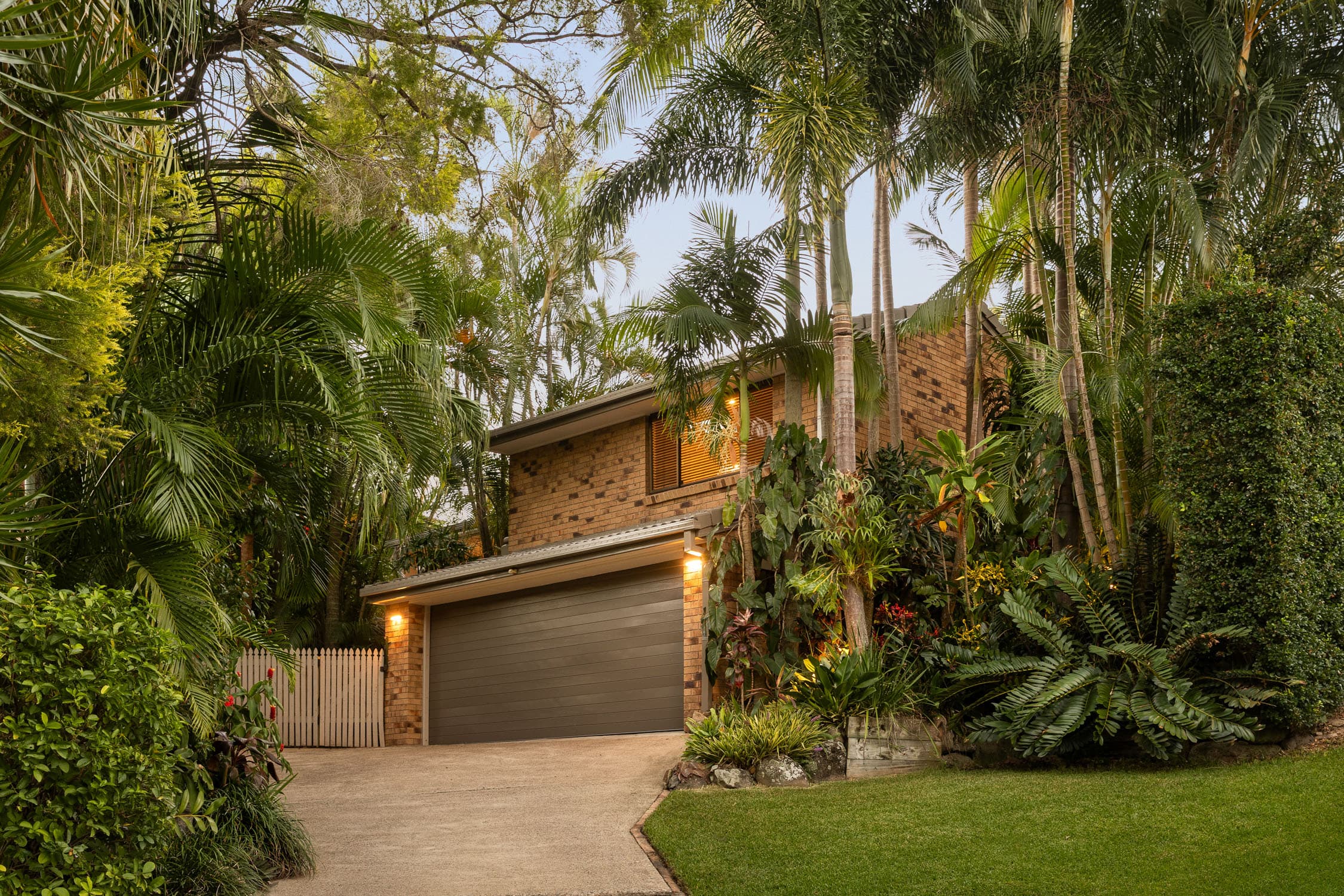 30 Kewarra Street, Kenmore - Image 1