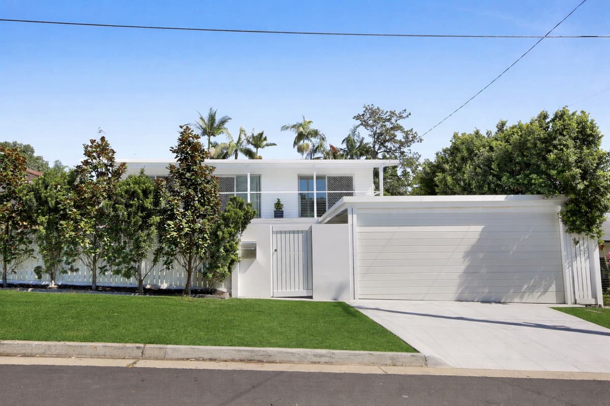 9 Grevillia Avenue, Southport - Image 1