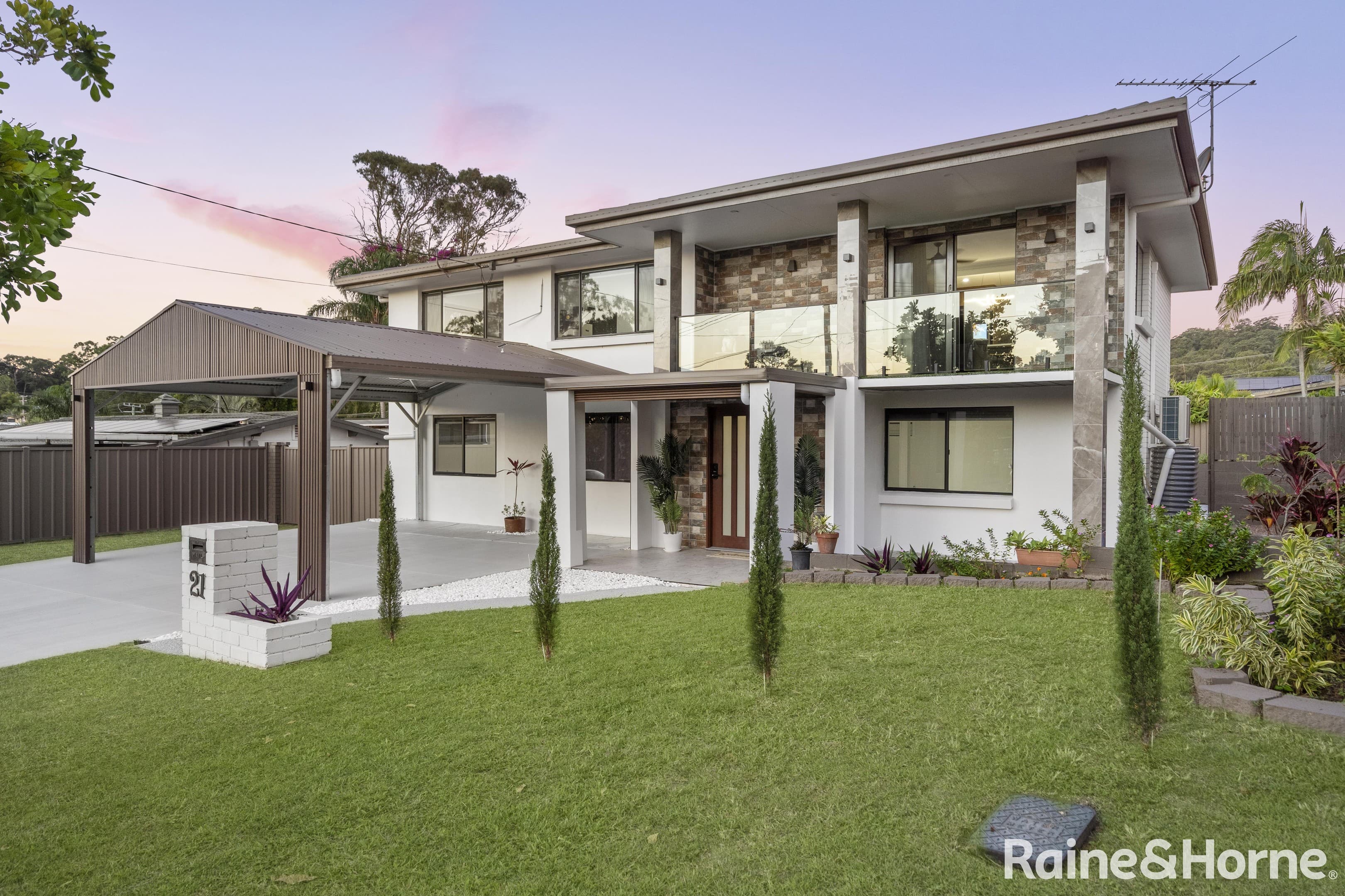 21 WESTGATE AVENUE, Springwood - Image 1