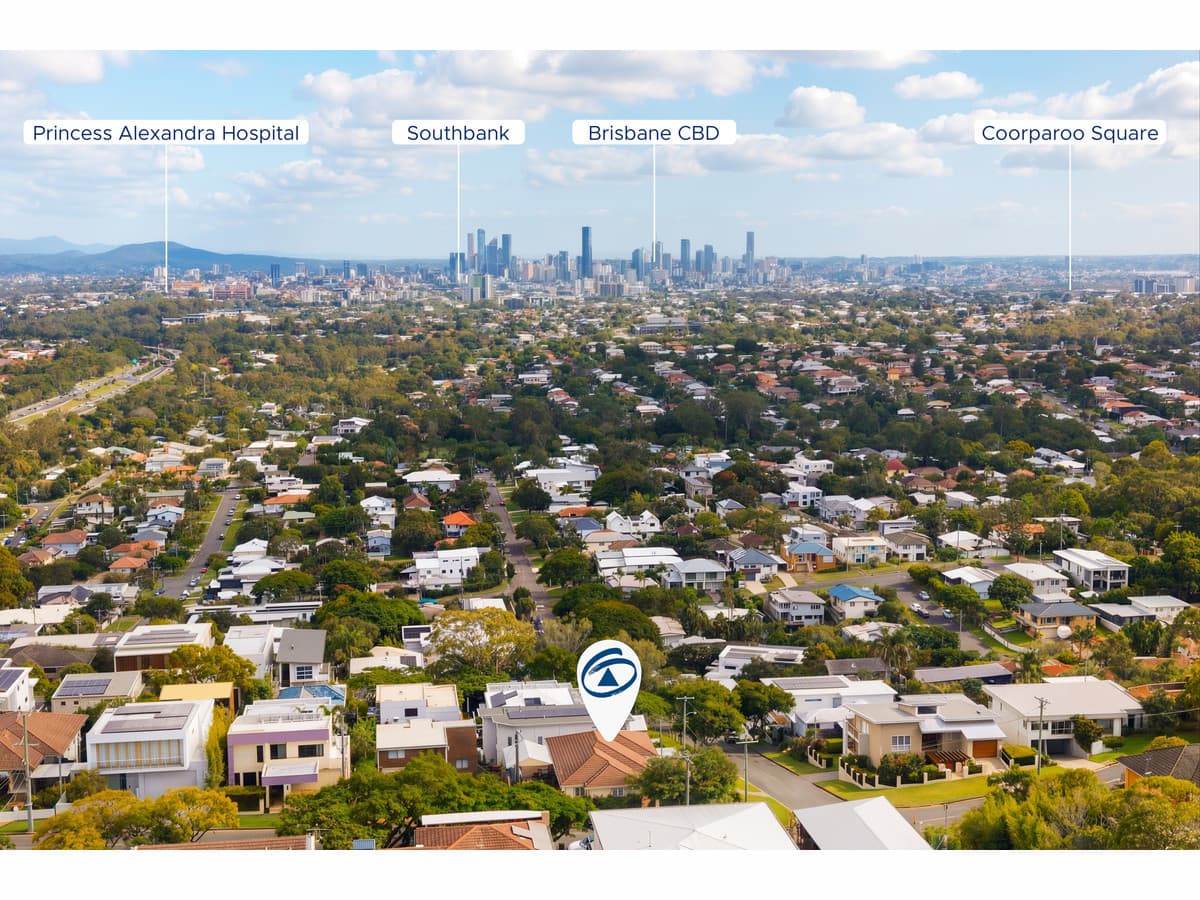 42 Kneale Street, Holland Park West - Image 1