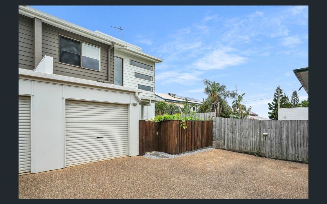 UNIT 3/5 Glenlyon Street, Gladstone Central — photo 1 of 5