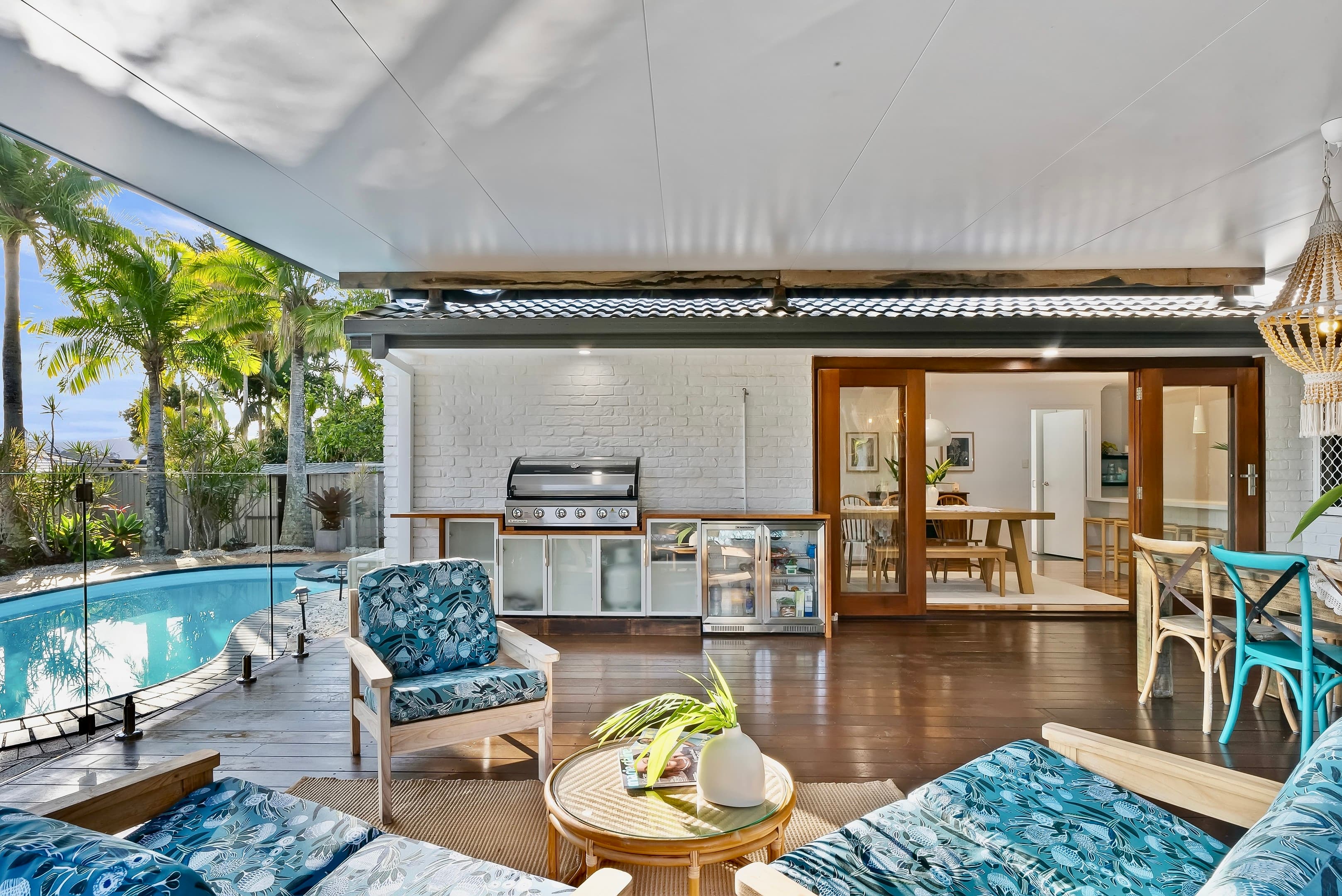 12 Balranald Court, Helensvale — photo 1 of 5