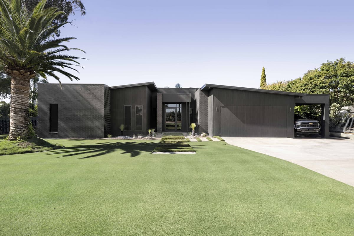 56 Prince Henry Drive, Prince Henry Heights — photo 1 of 5