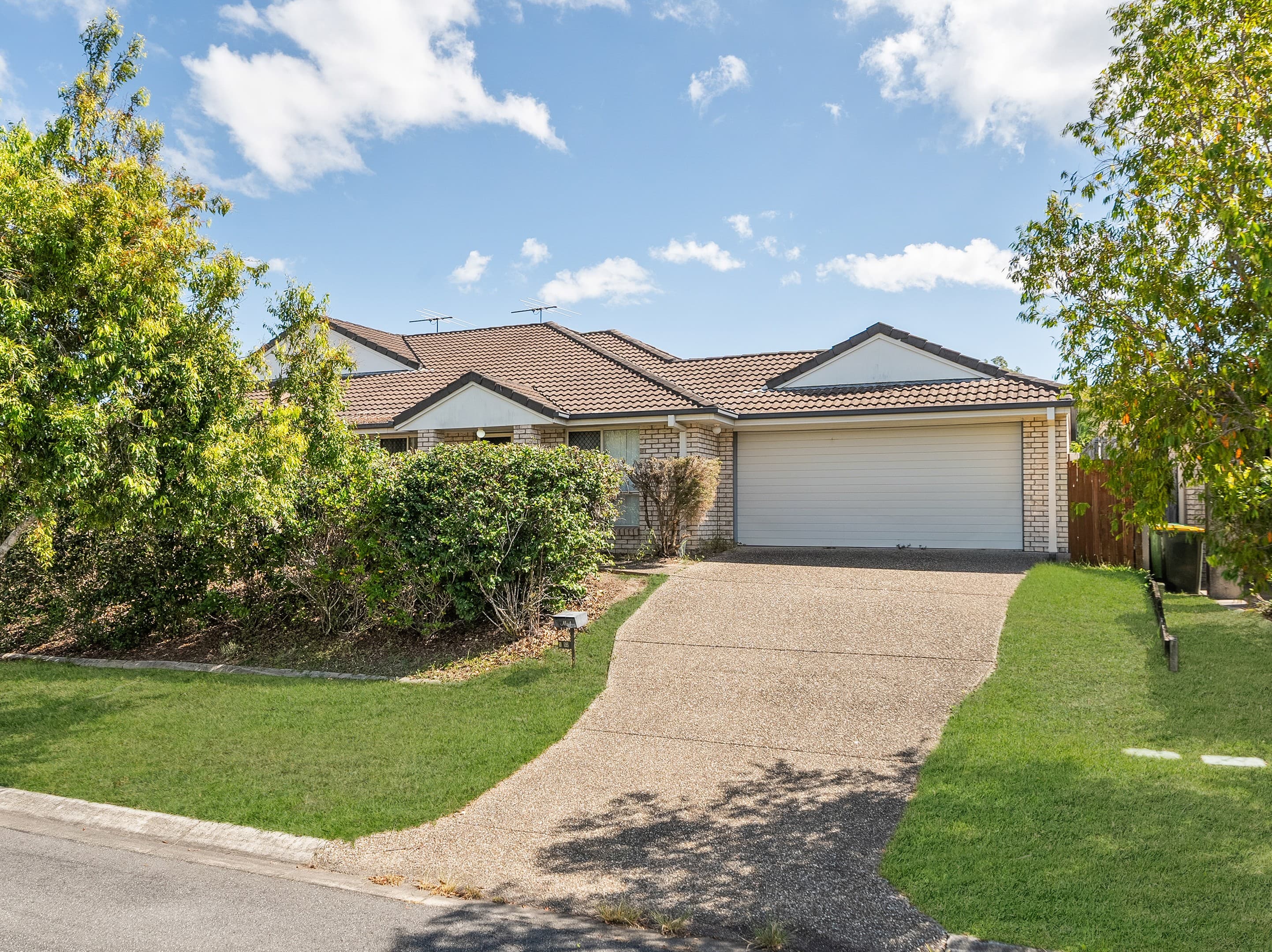 1/52 Amity Drive, Rothwell — photo 1 of 5
