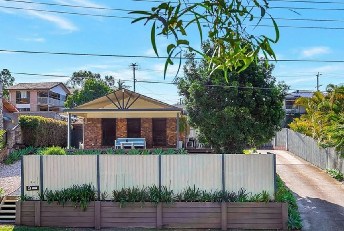 24 Sunnybay Drive, Birkdale - Image 1