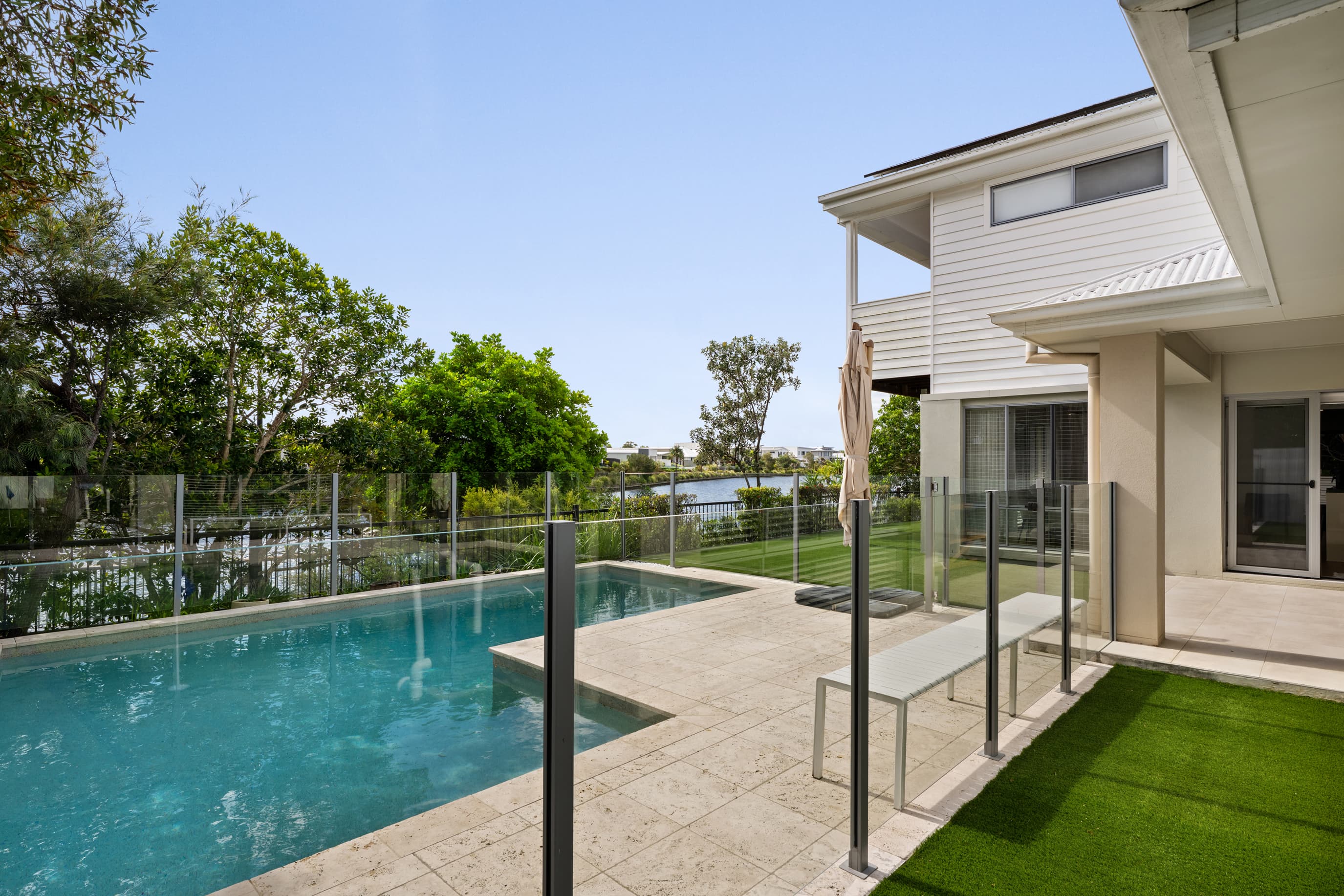 15 Lamatia Drive, Mountain Creek — photo 1 of 5