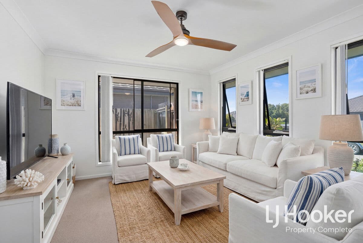 42 Golden Gate Avenue, Park Ridge - Image 1