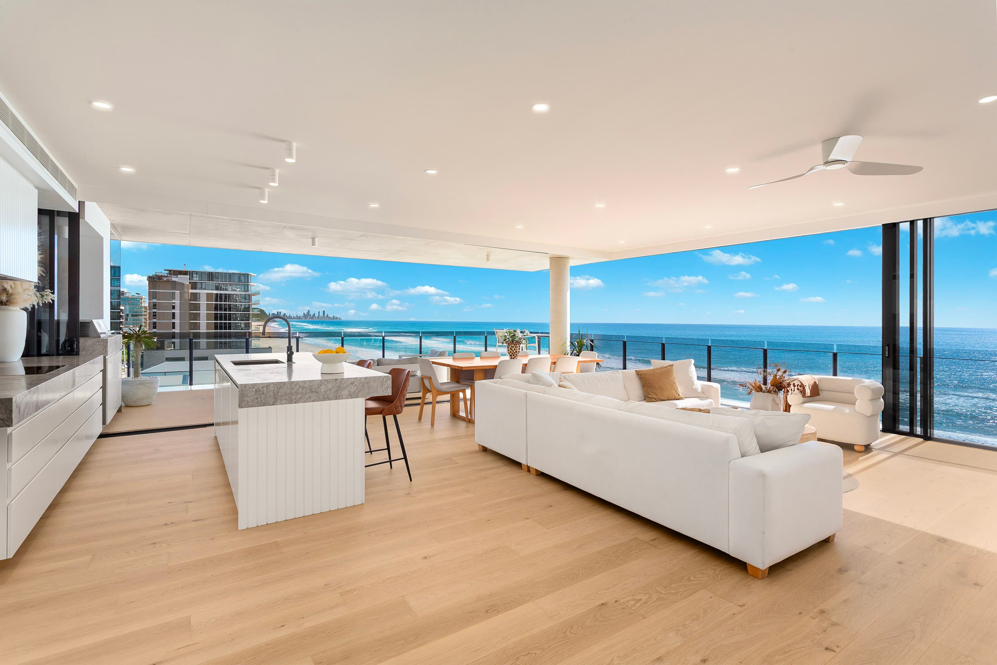 8/77 Jefferson Lane, Palm Beach - Image 1