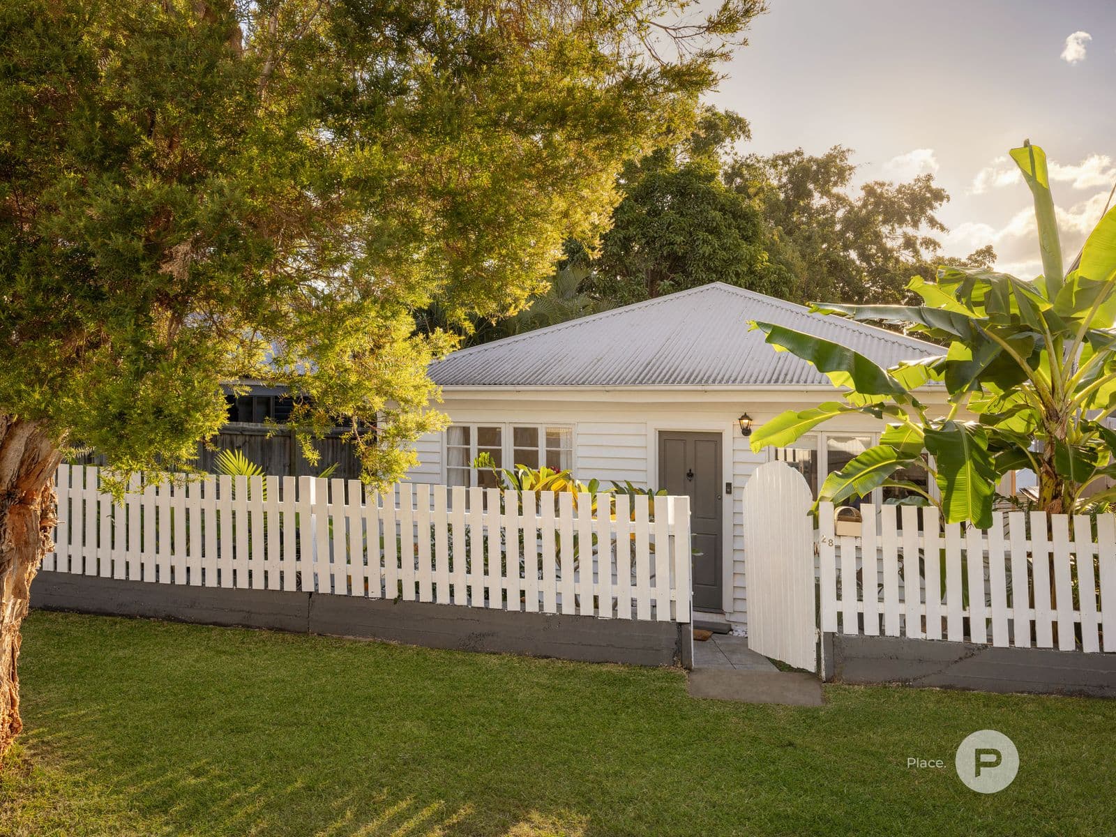 28 Susan Street, Red Hill - Image 1