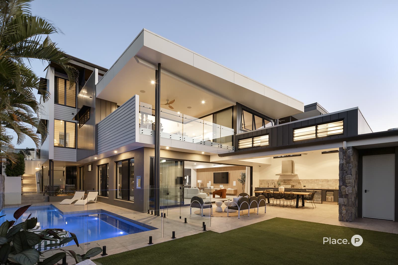 21 Otway Street, Holland Park - Image 1