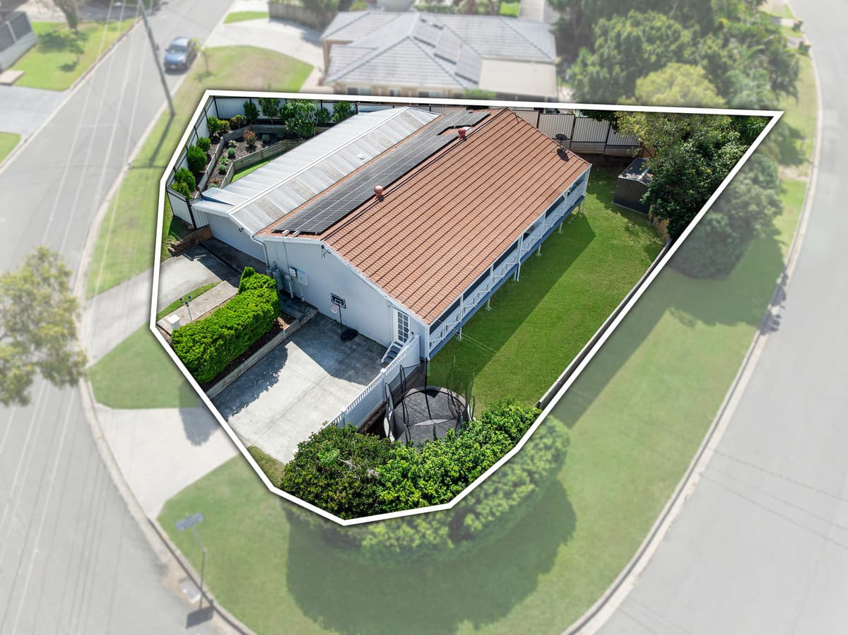 1 Pigeon Court, Birkdale — photo 1 of 5