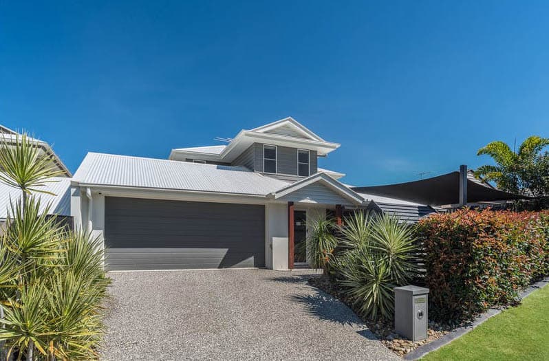27 Rosabrook Crescent, Ormeau — photo 1 of 14