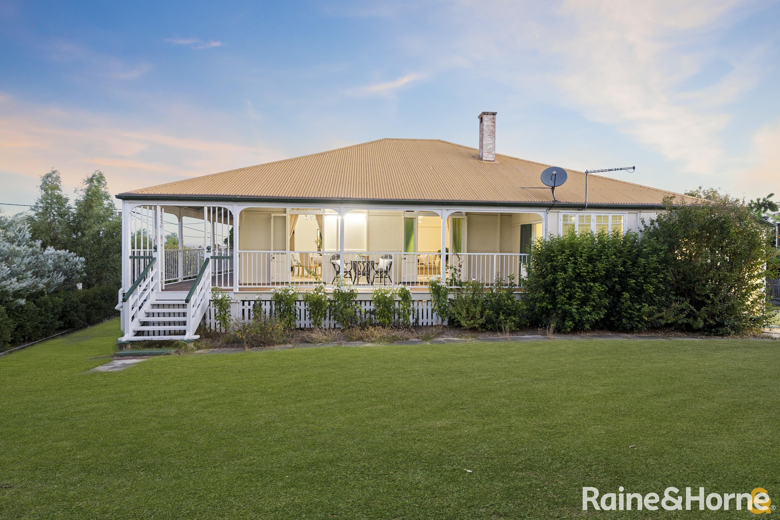 135 Carlton Terrace, Manly — photo 1 of 5
