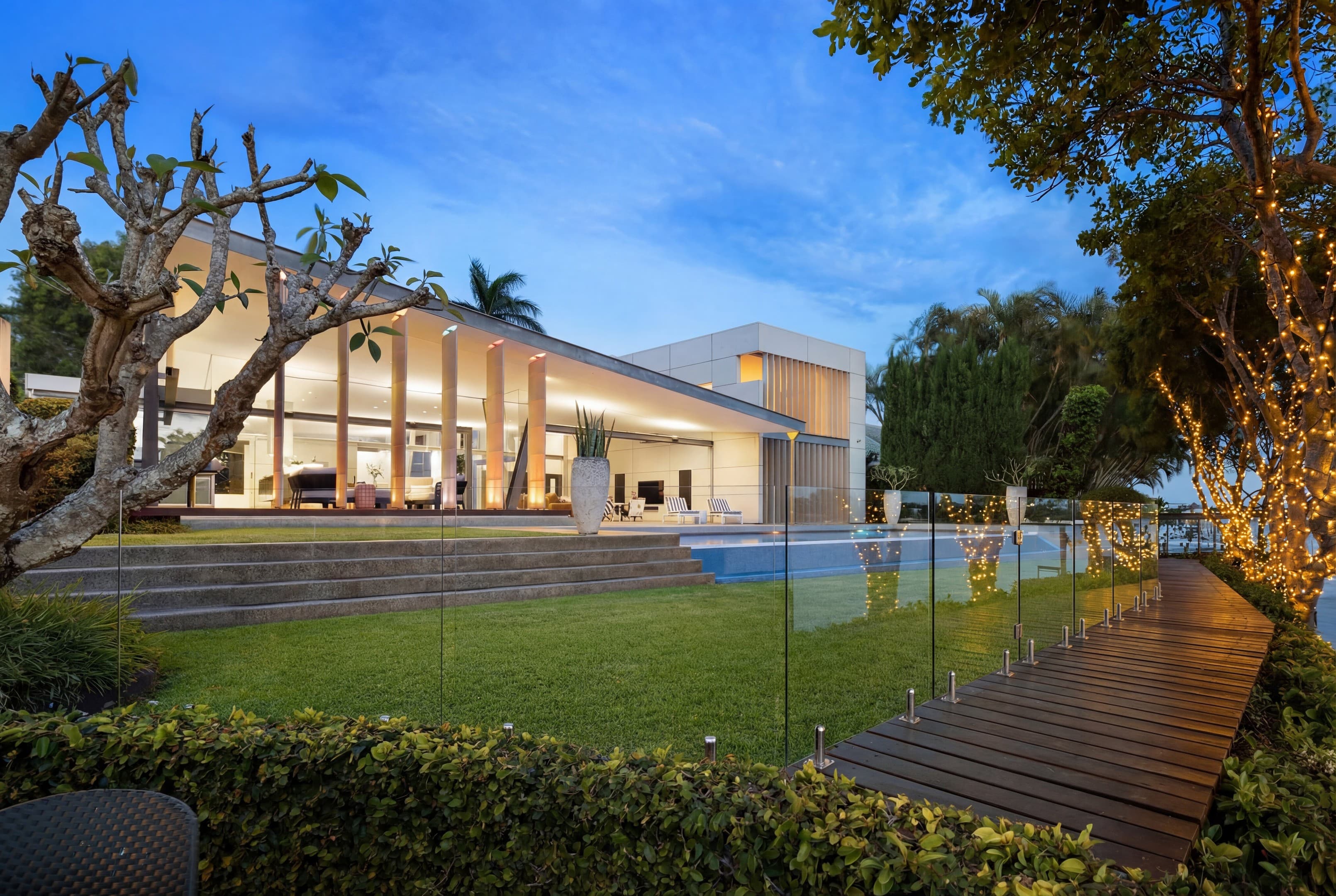 305 Monaco Street, Broadbeach Waters - Image 1