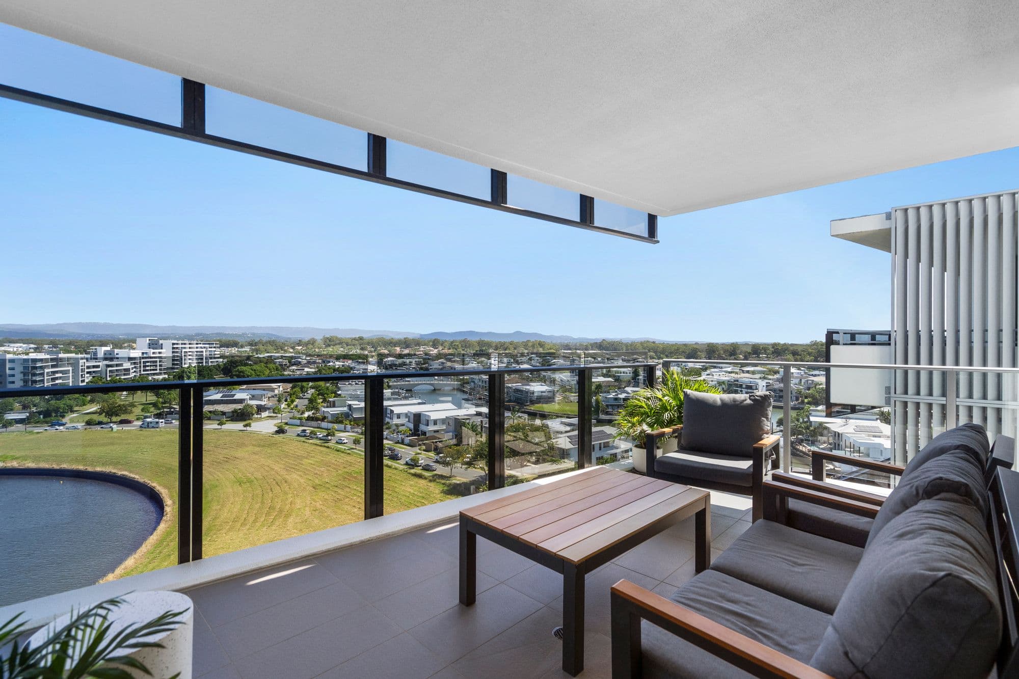 2904/25-31 East Quay Drive, Biggera Waters — photo 1 of 5
