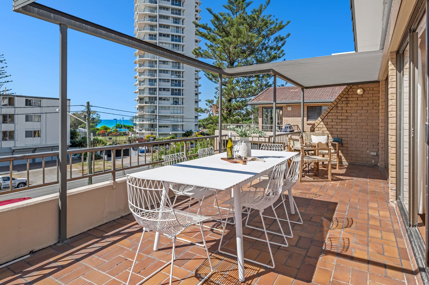 11/133 Old Burleigh Road, Broadbeach - Image 1